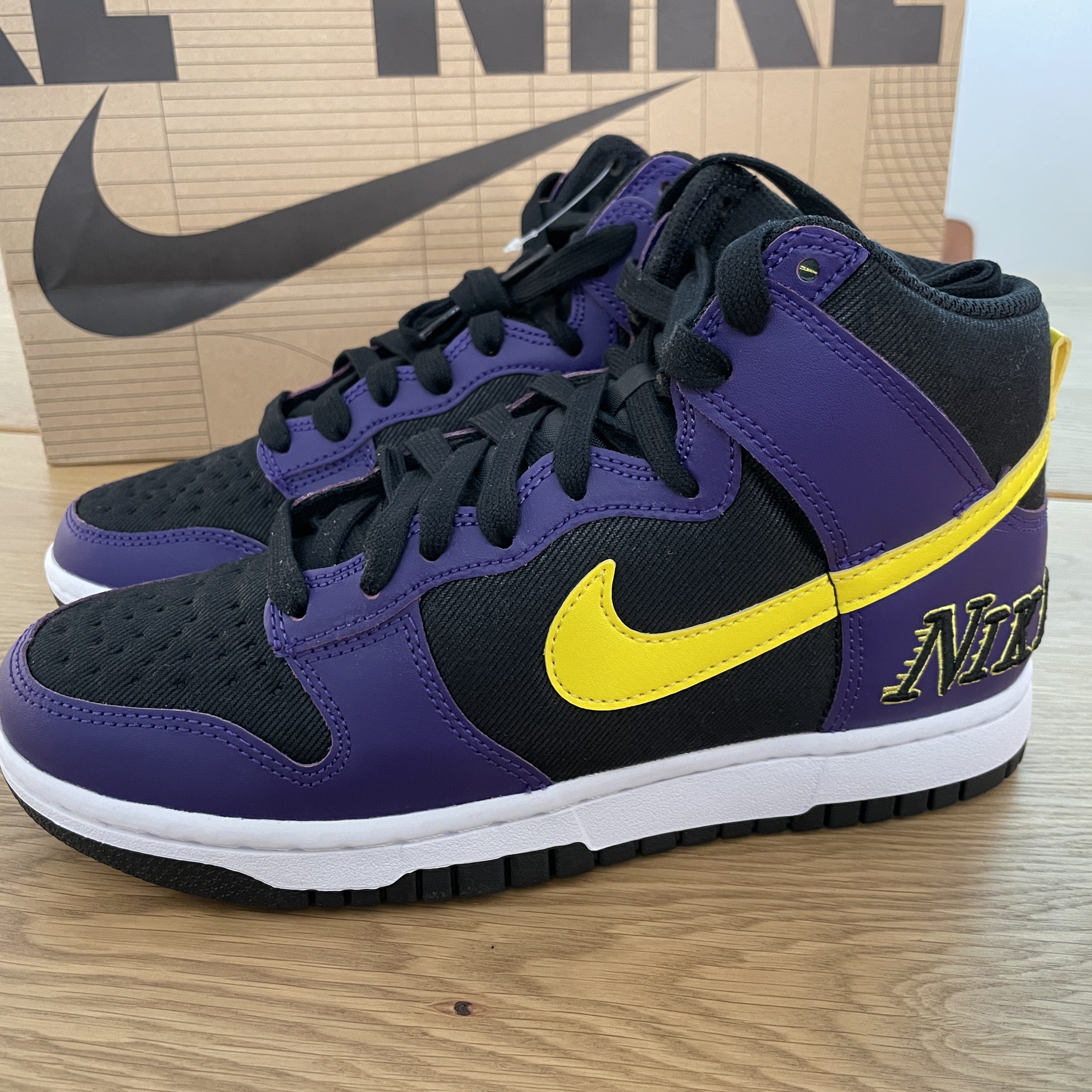 Nike Dunk High PRM EMB Court Purple 착용 스타일