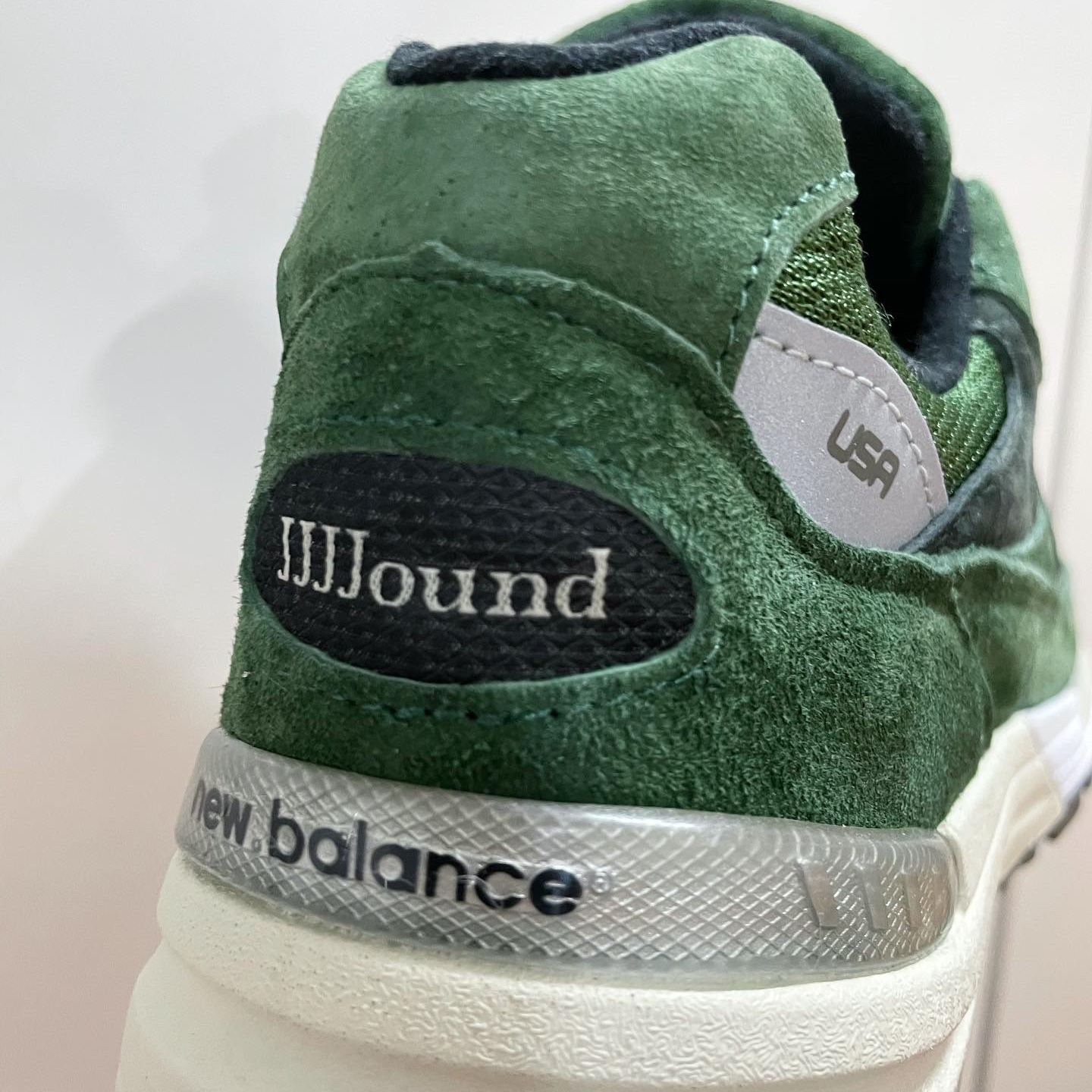 New Balance x JJJJound 992 Made in USA Mossy Green 착용 스타일 - 3