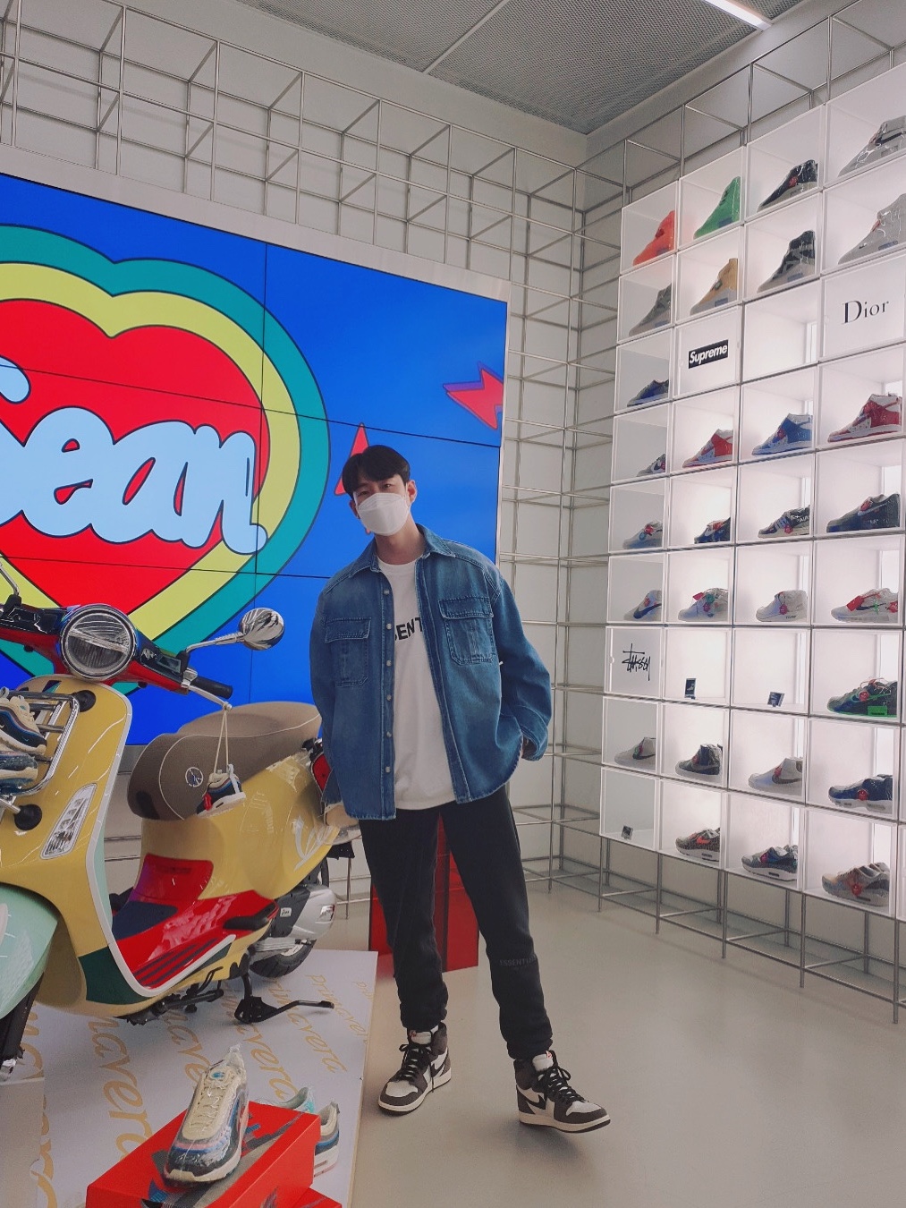 Jordan 1 x Travis Scott Retro High OG SP Mocha, Essentials Sweatpants Dark Slate/Black 2020 착용 스타일 - 1