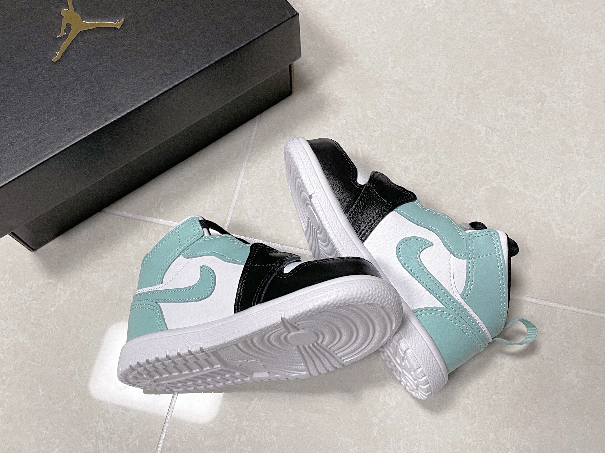 (TD) Jordan 1 Mid Tropical Twist 착용 스타일
