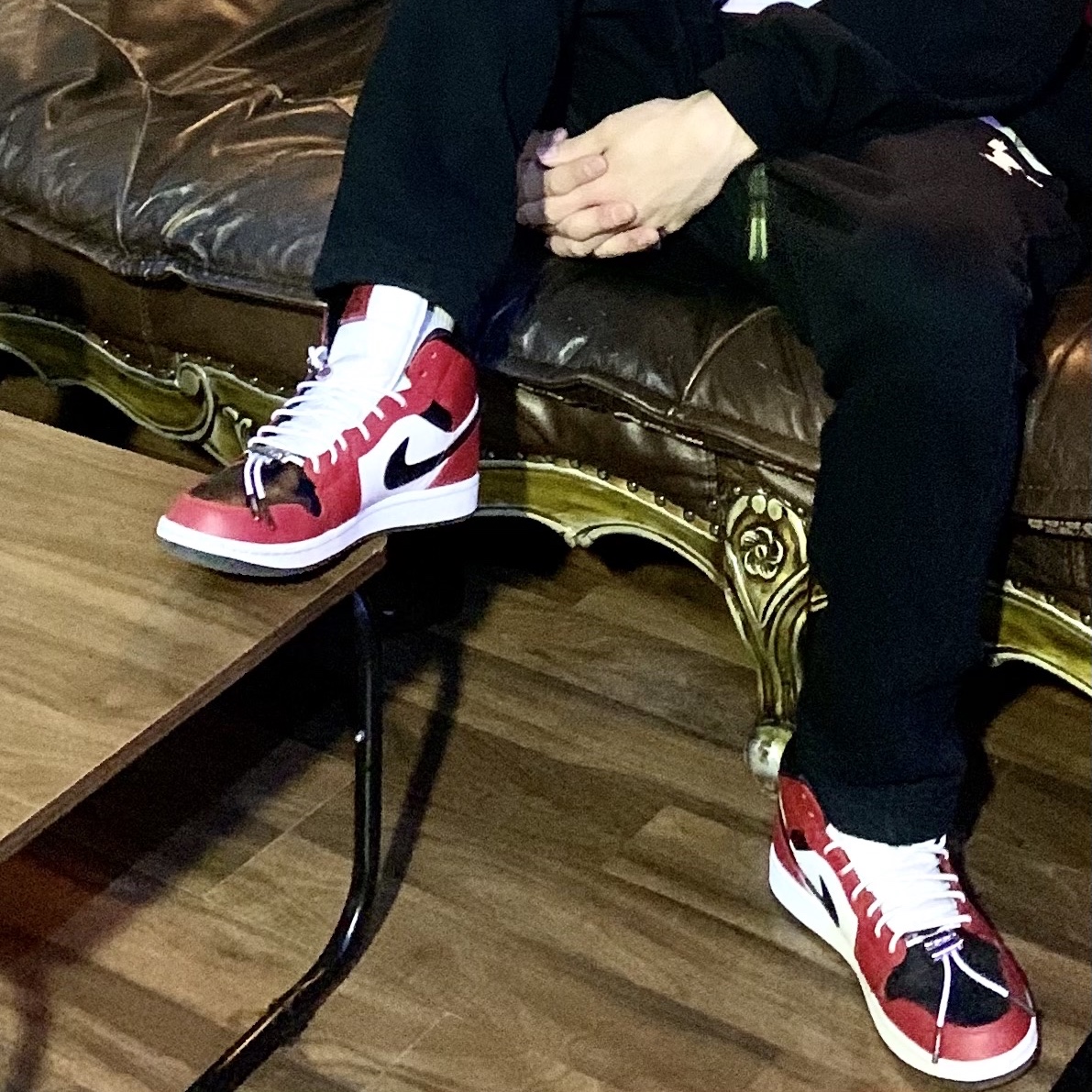 Jordan 1 Mid Chicago Black Toe 착용 스타일 - 2