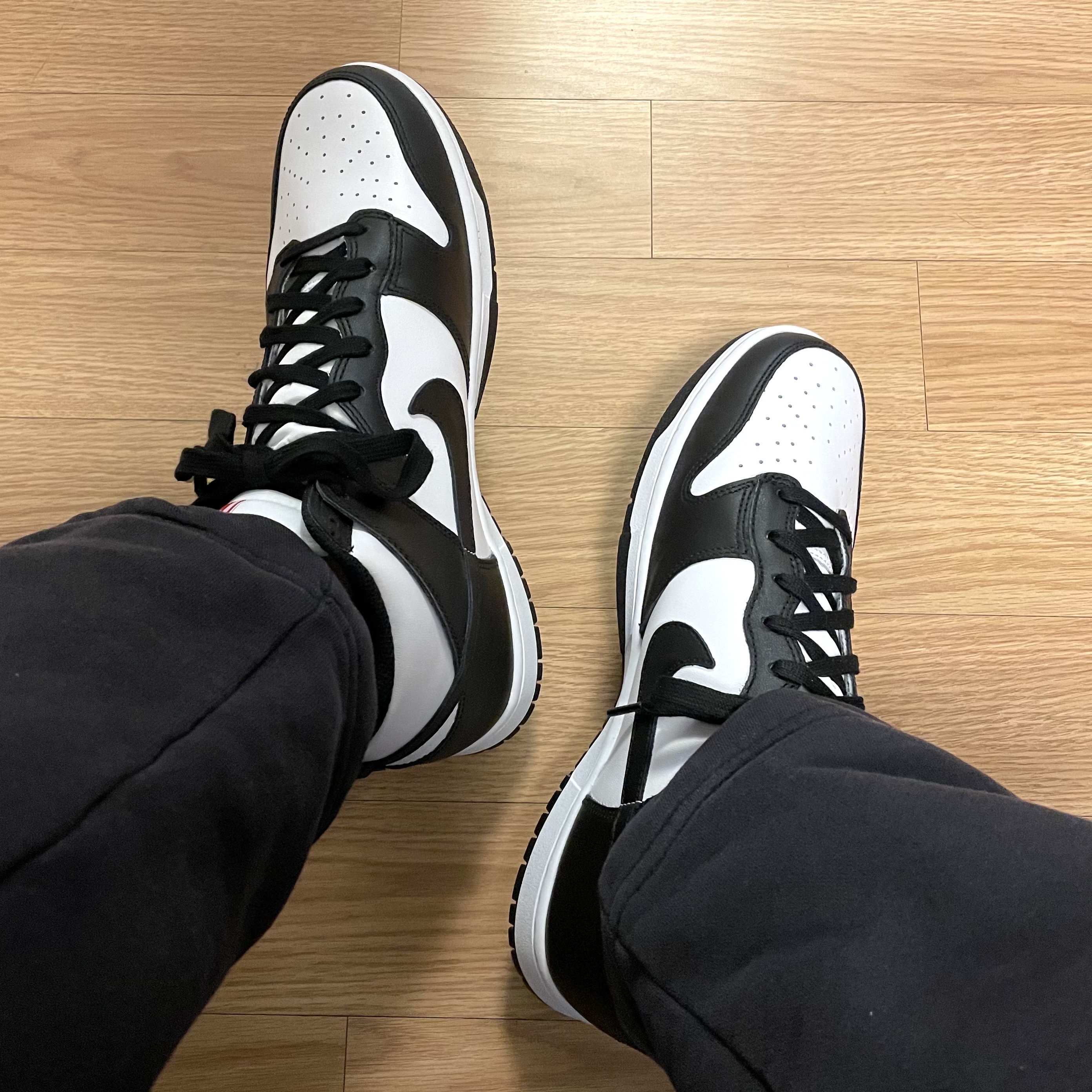 Nike Dunk High Retro Black and White 착용 스타일