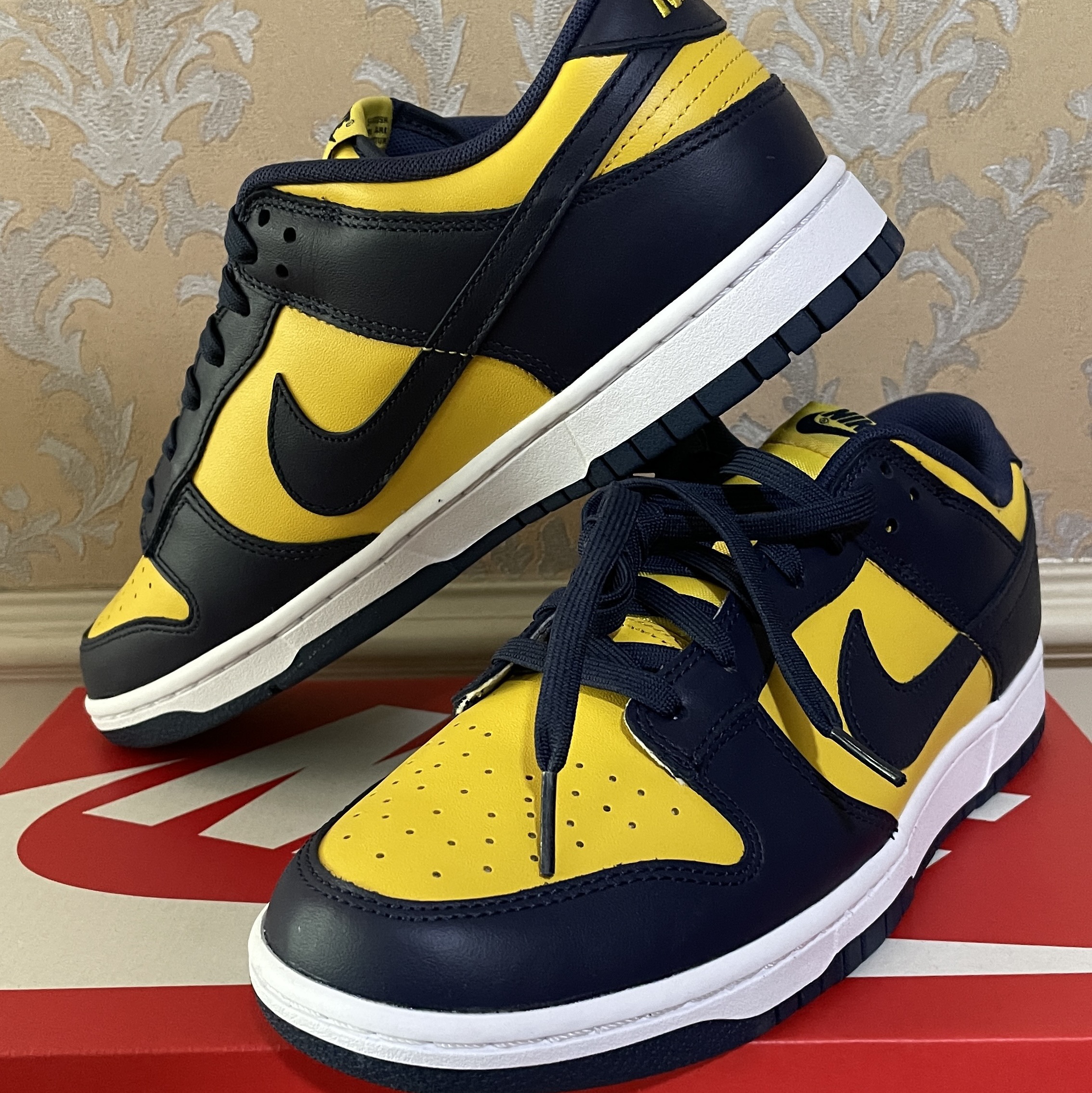 Nike Dunk Low Retro Varsity Maize 착용 스타일