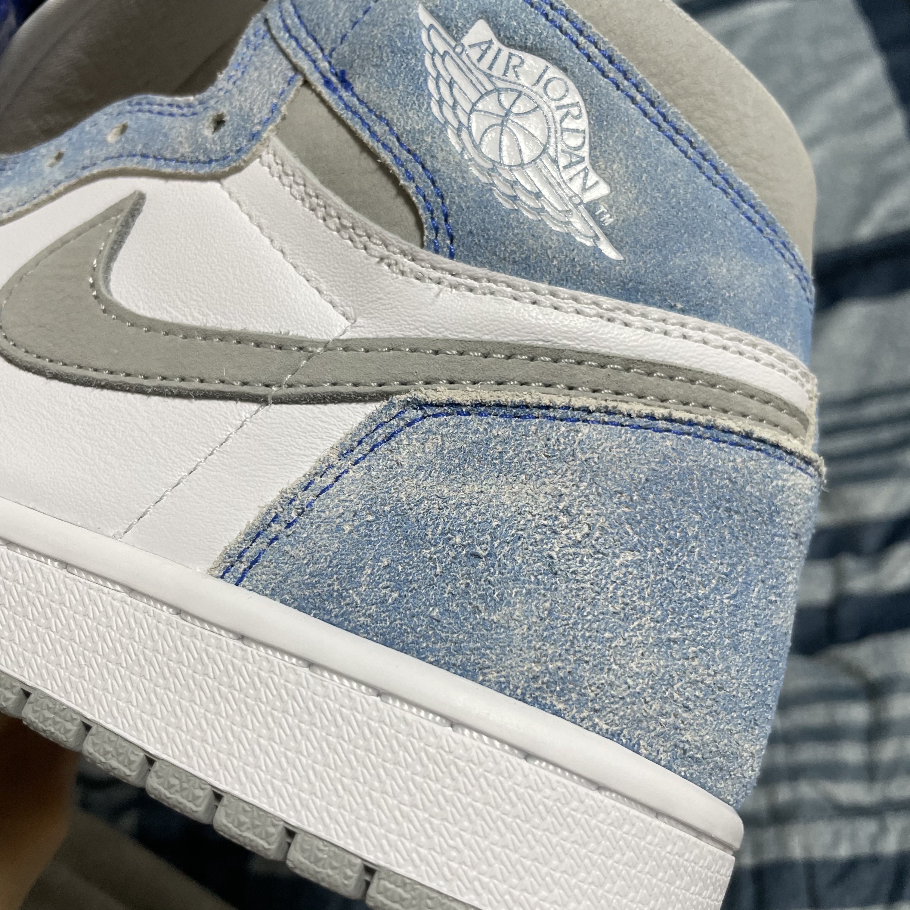 Jordan 1 Retro High OG Hyper Royal 착용 스타일 - 3