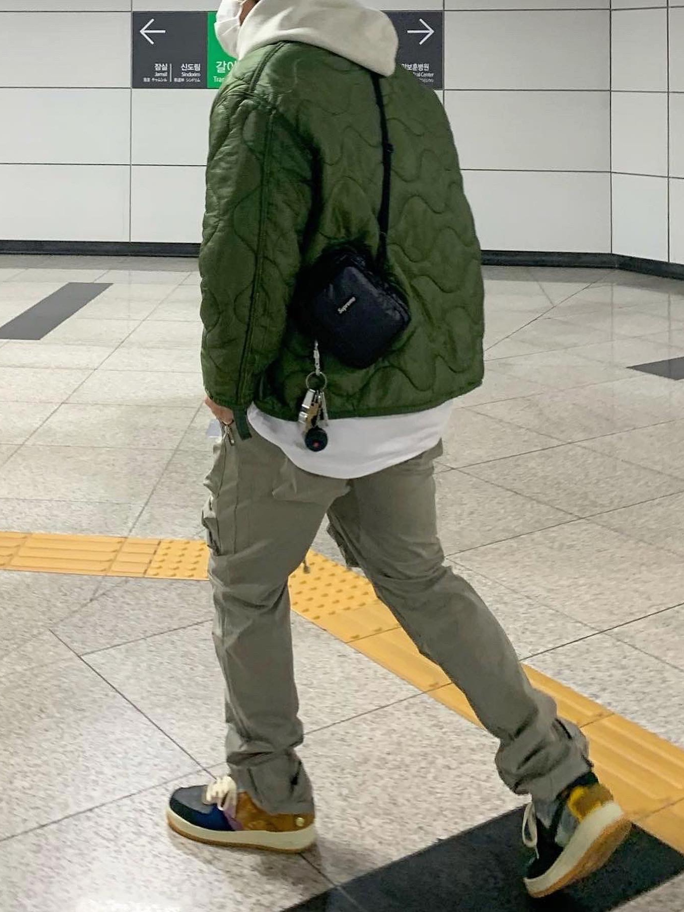 Nike x Travis Scott Air Force 1 Low Cactus Jack 착용 스타일 - 1