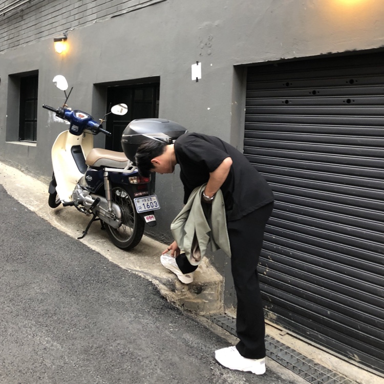 Adidas Yeezy Boost 700 V2 Static 2018 착용 스타일