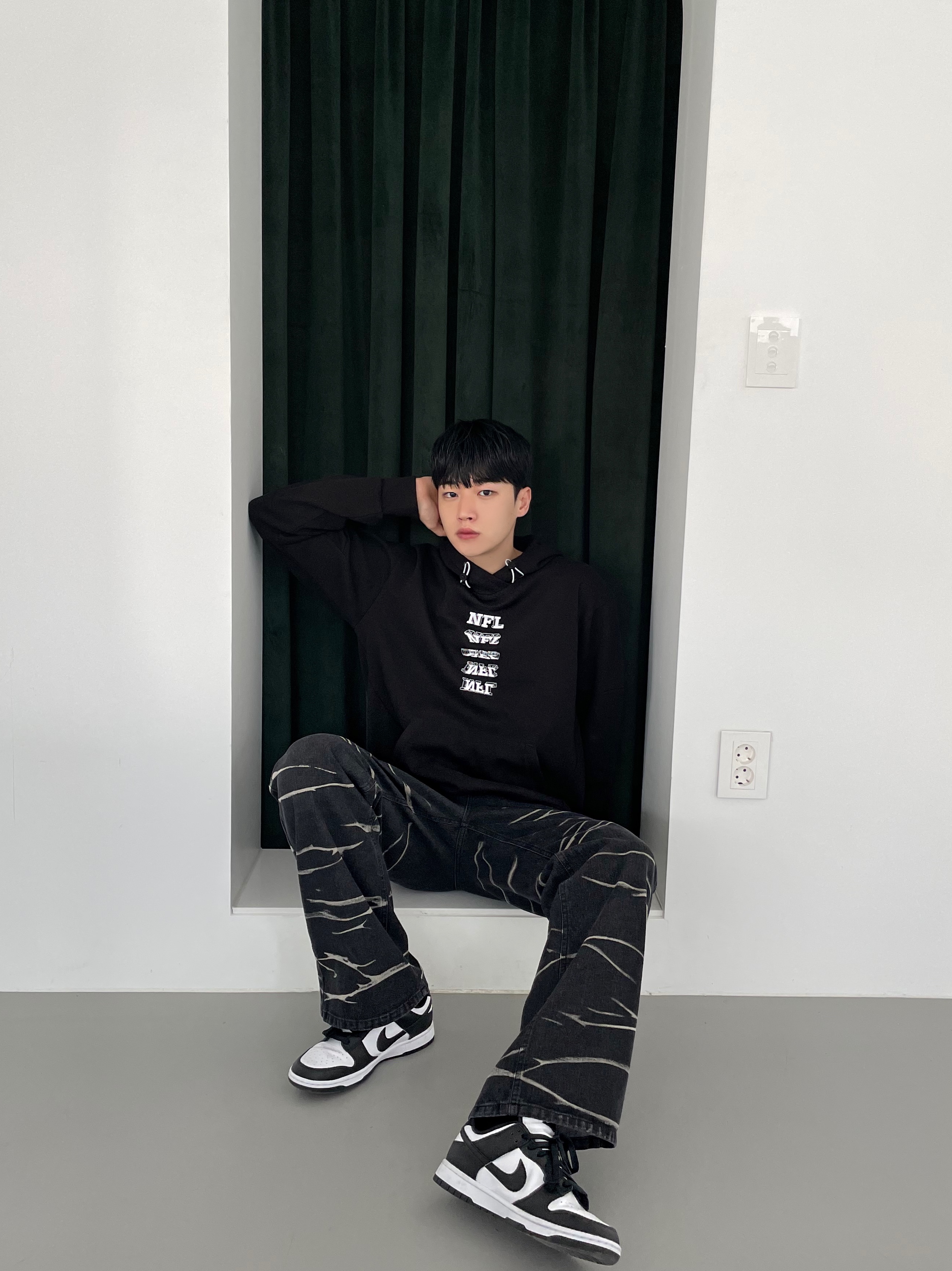 (W) Nike Dunk Low Black 착용 스타일 - 2