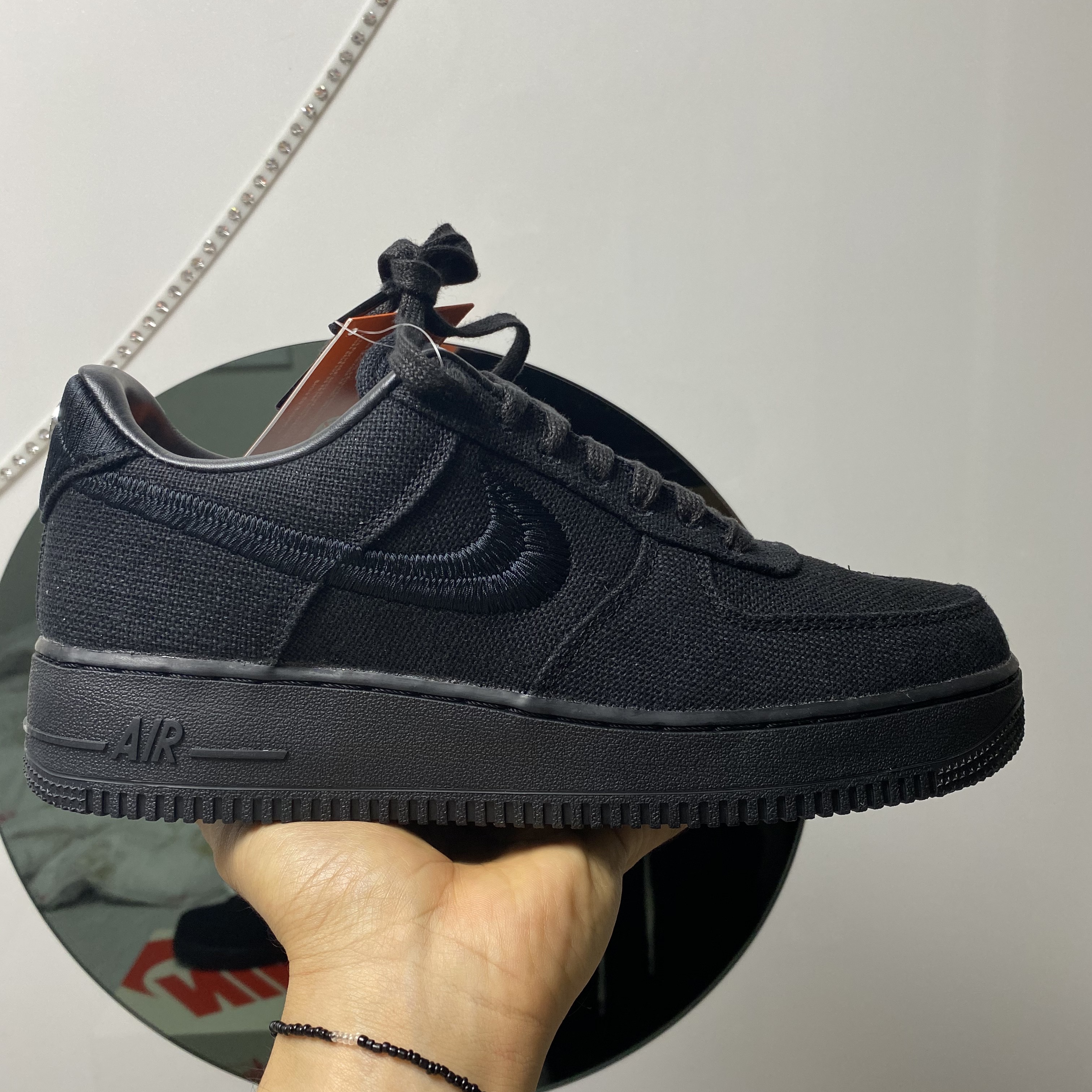 Nike x Stussy Air Force 1 Low Triple Black 착용 스타일