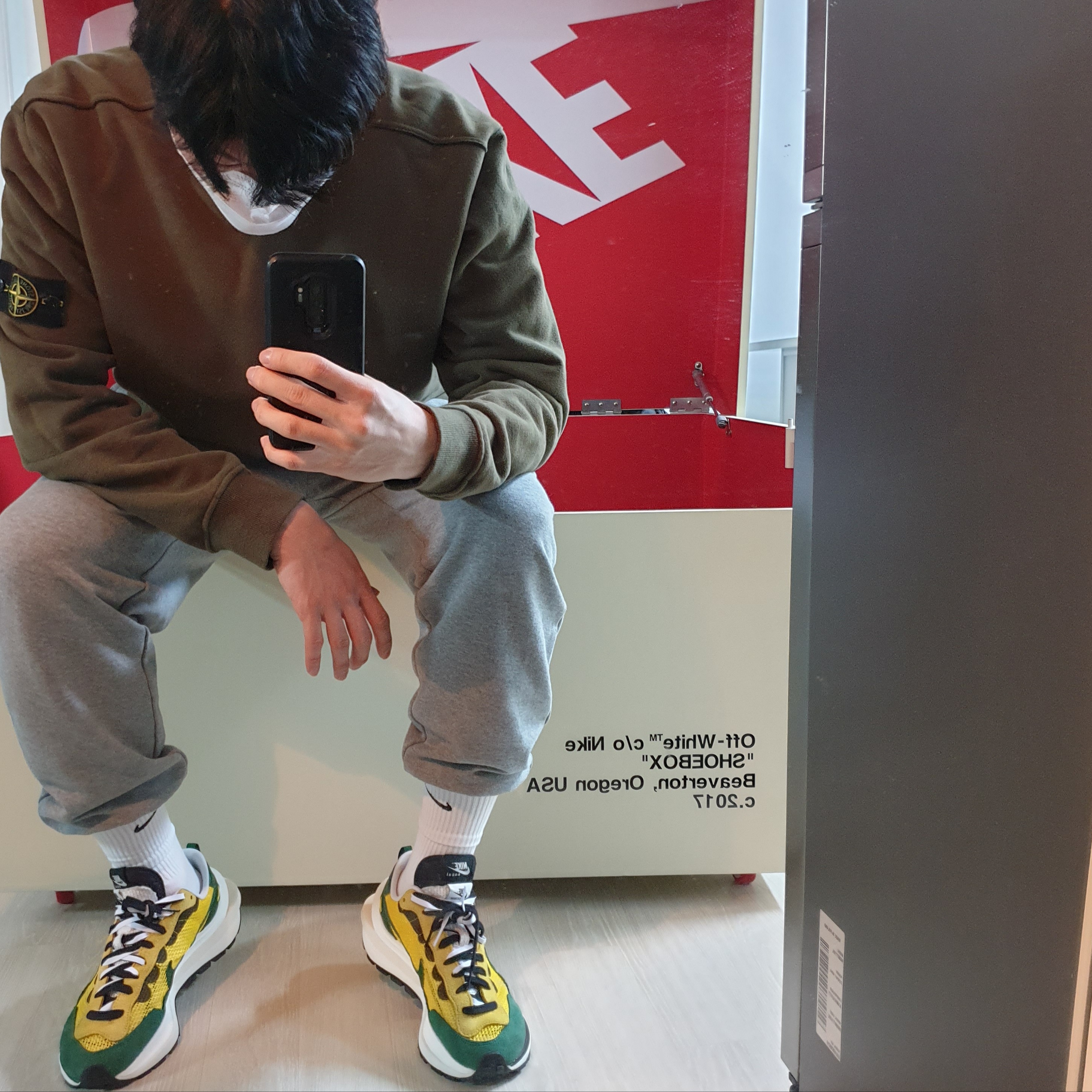 Nike x Sacai VaporWaffle Tour Yellow & Gorge Green Sail, Nike x Stussy NRG ZR Fleece Pants Heather Grey - Asia 착용 스타일
