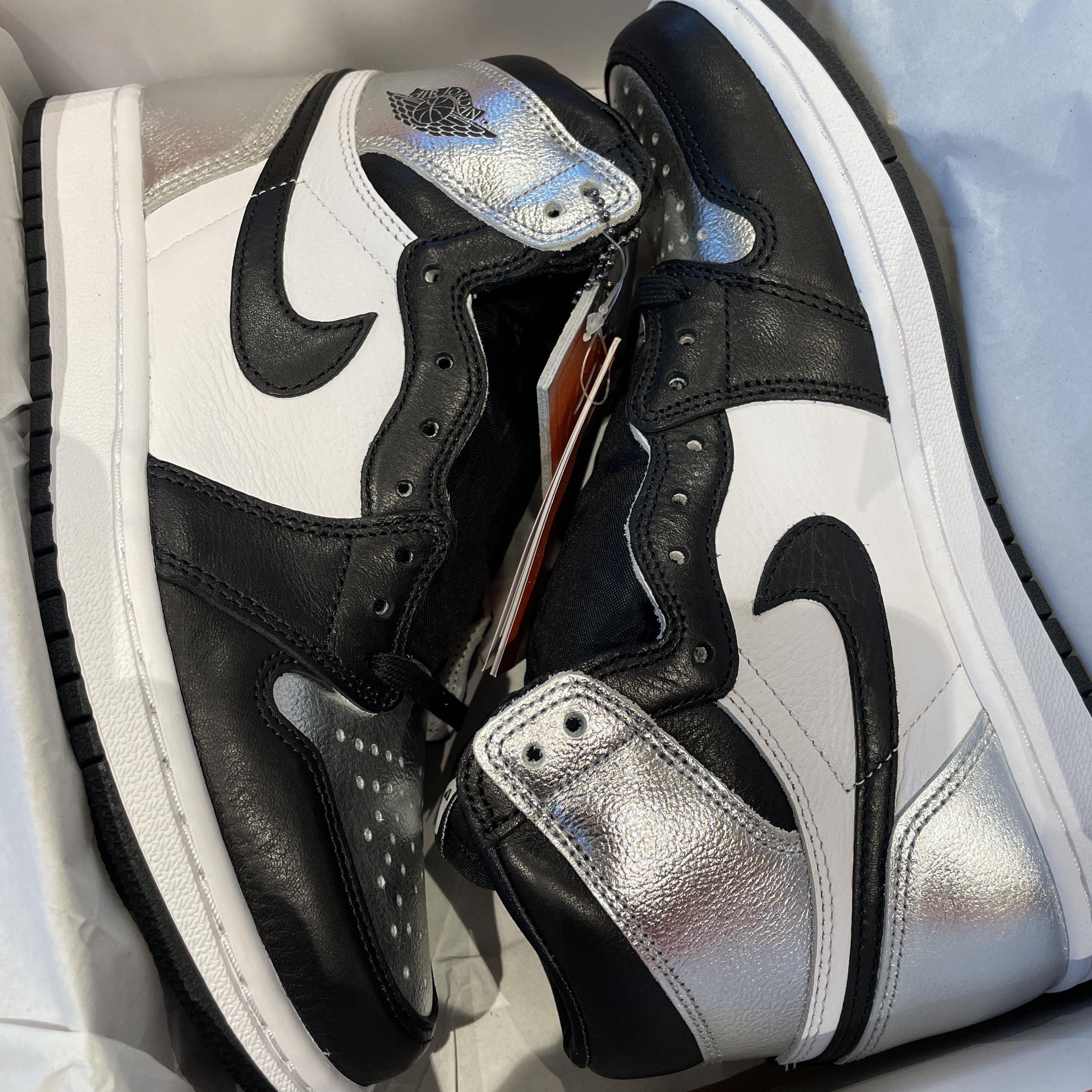 (W) Jordan 1 Retro High OG Silver Toe 착용 스타일 - 2