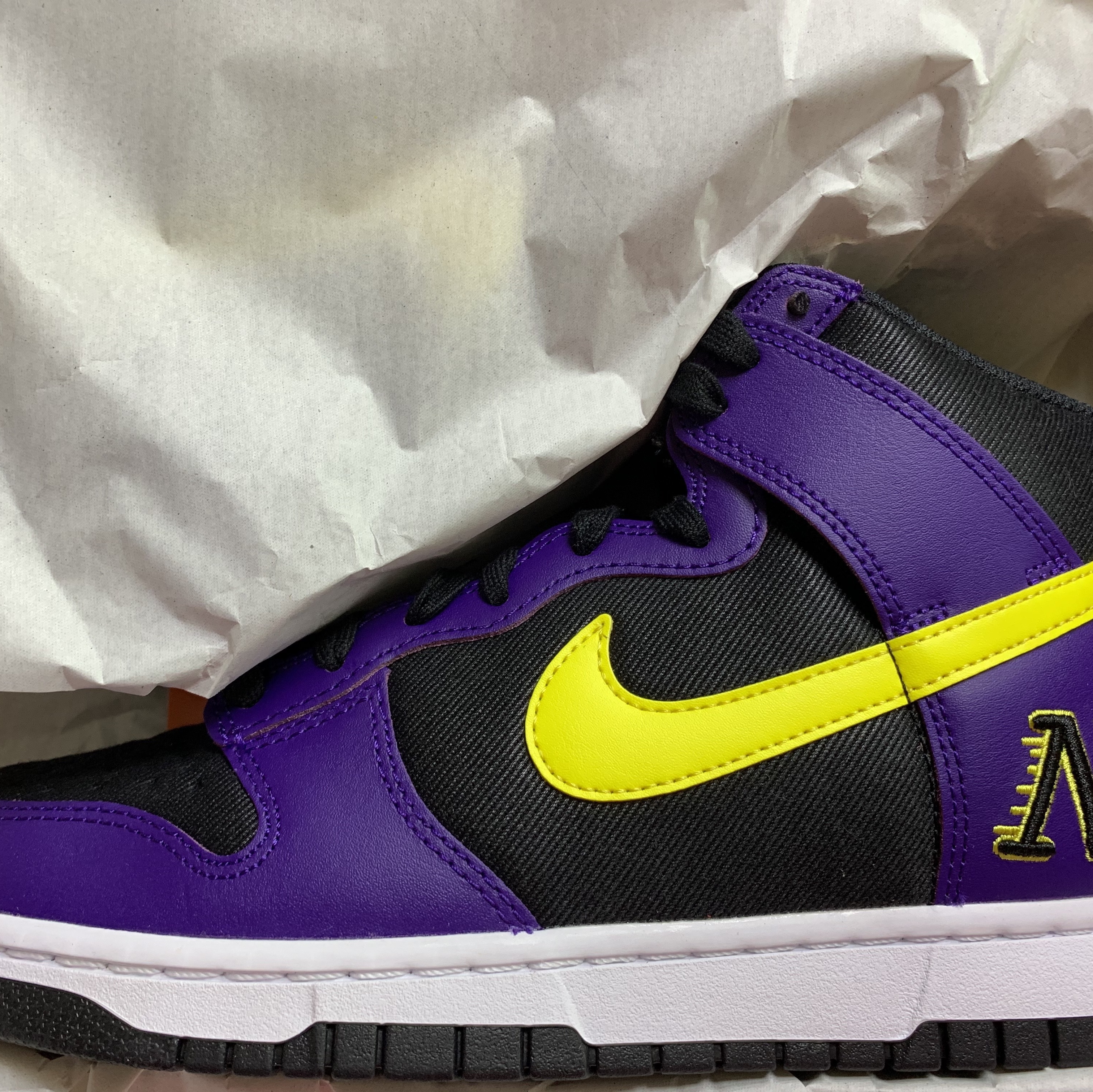 Nike Dunk High PRM EMB Court Purple 착용 스타일 - 1