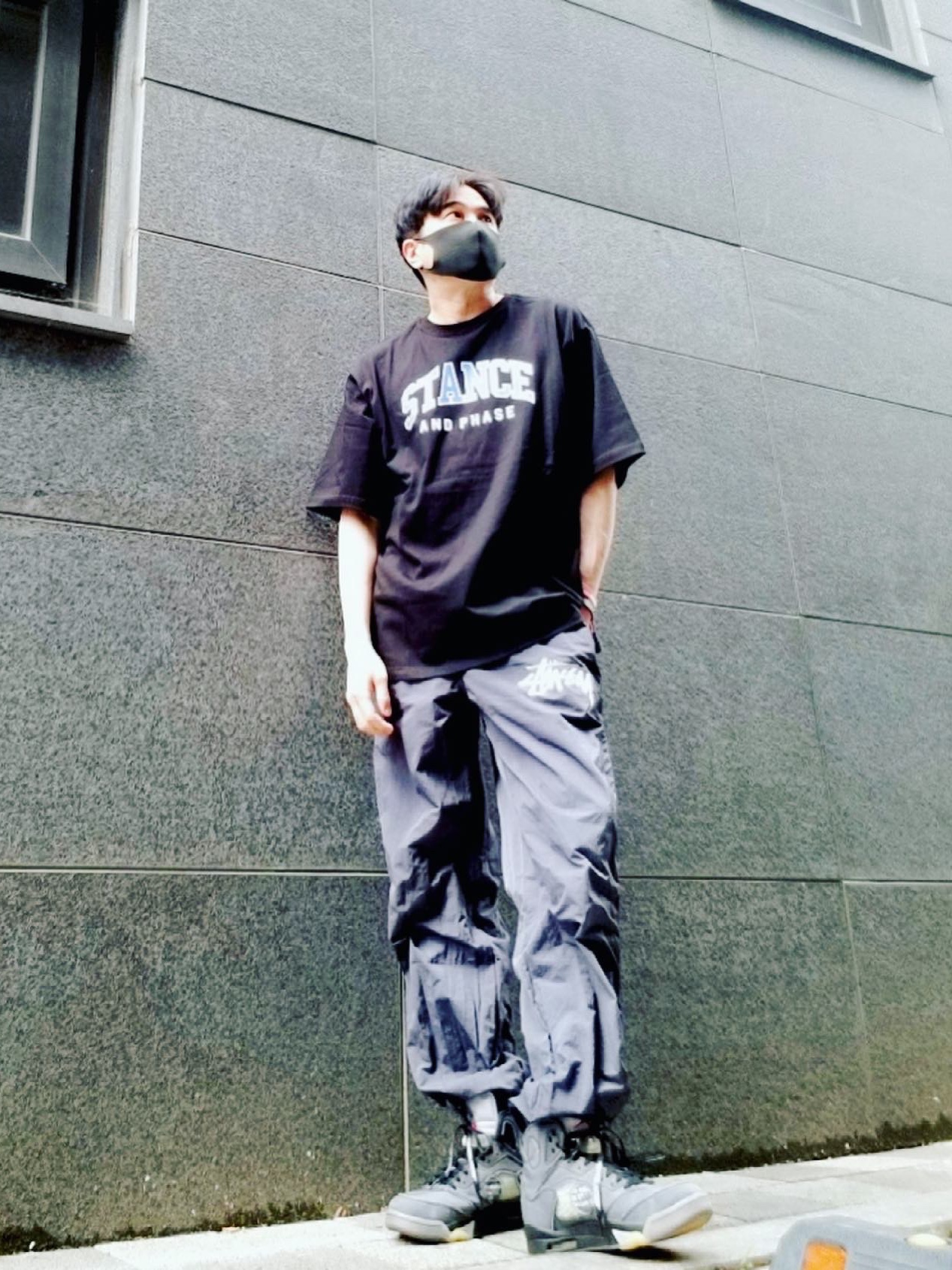 Jordan 5 x Off-White Retro SP Black Muslin, Nike x Stussy Beach Pants Off Noir 착용 스타일 - 2
