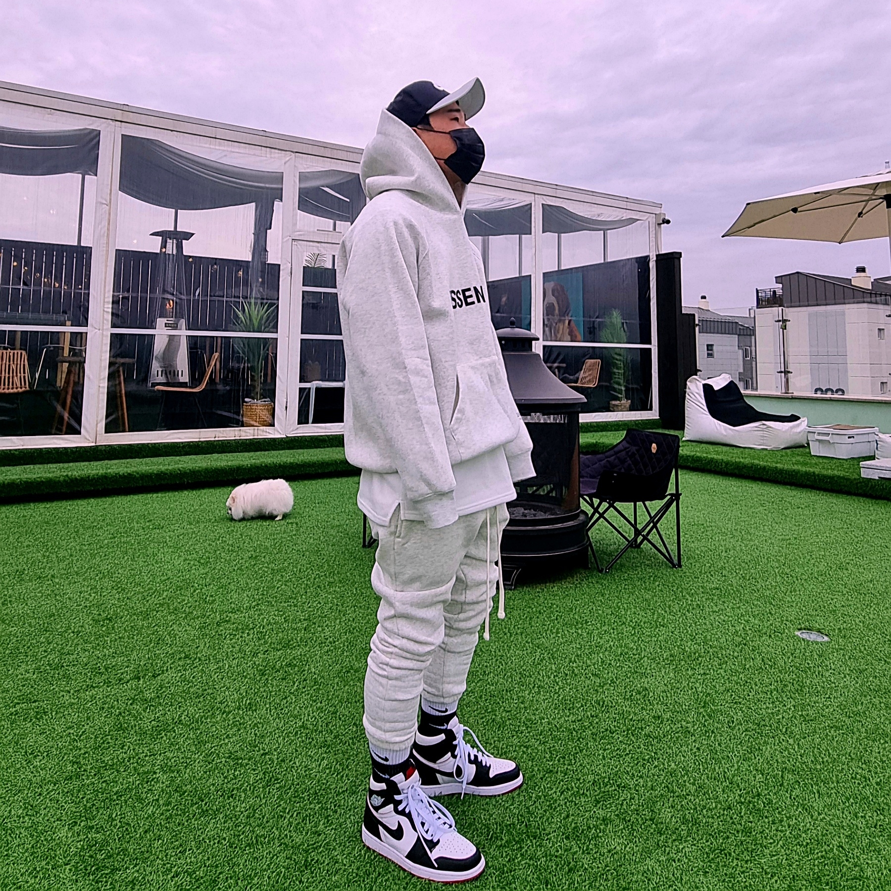 Essentials 3D Silicon Applique Pullover Hoodie Oatmeal/Oatmeal Heather/Light Heather Oatmeal 2020, Essentials Sweatpants Oatmeal/Oatmeal Heather/Light Heather Oatmeal 2020 착용 스타일