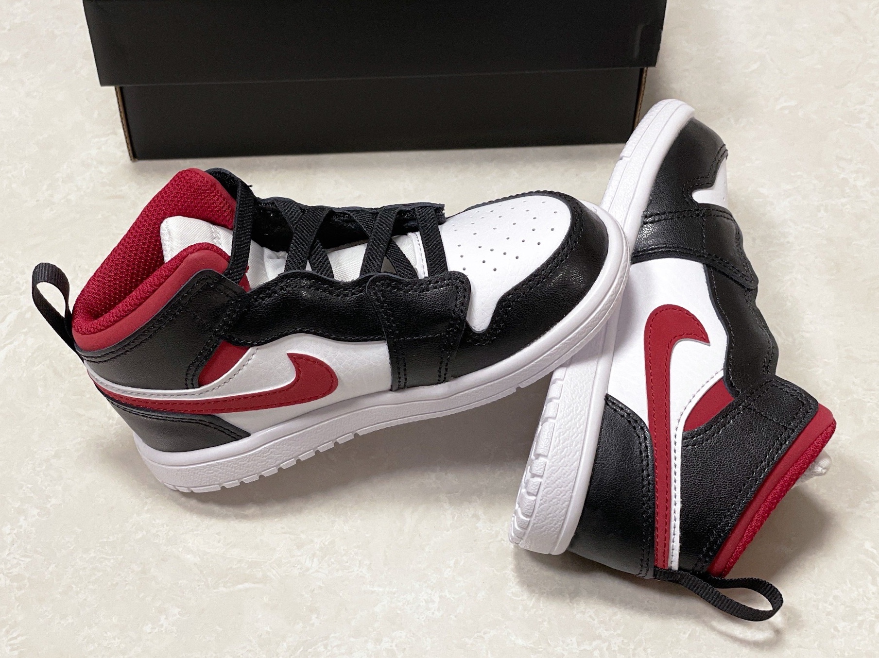 (TD) Jordan 1 Mid Alt Gym Red Black White, (GS) Jordan 1 Mid Gym Red Black White 착용 스타일