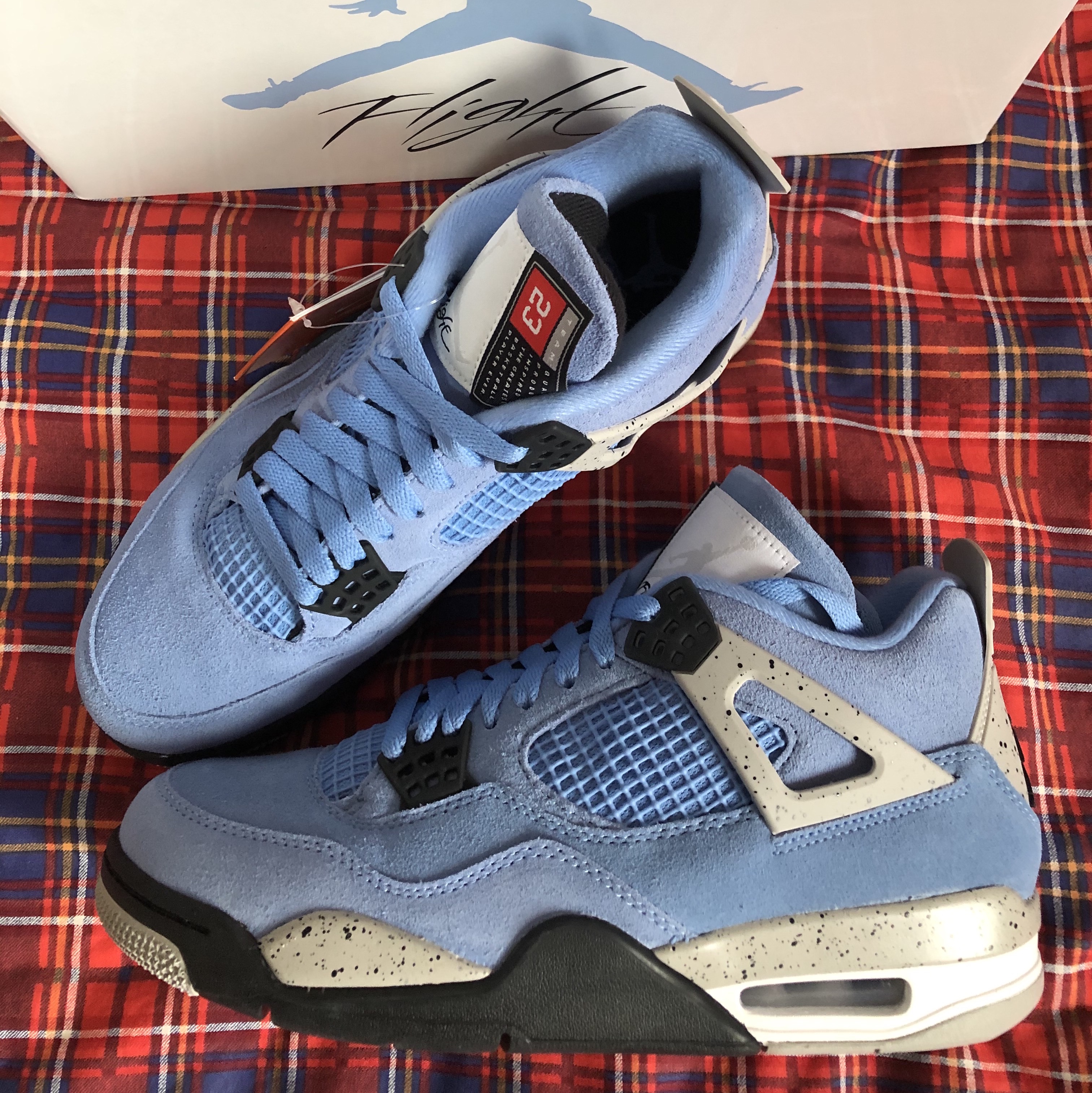 Jordan 4 Retro University Blue 착용 스타일