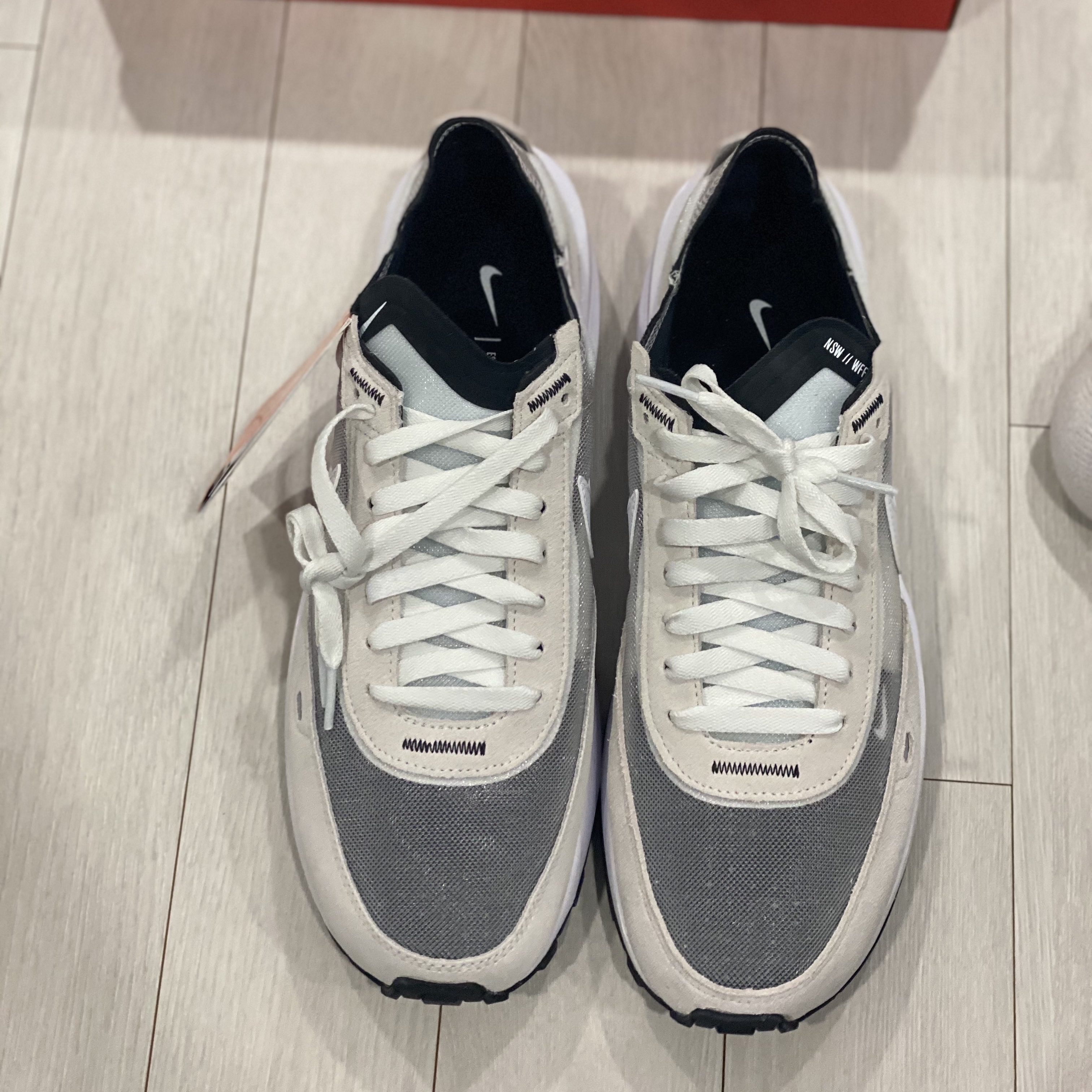 Nike Waffle One Infinite Lilac 착용 스타일 - 2