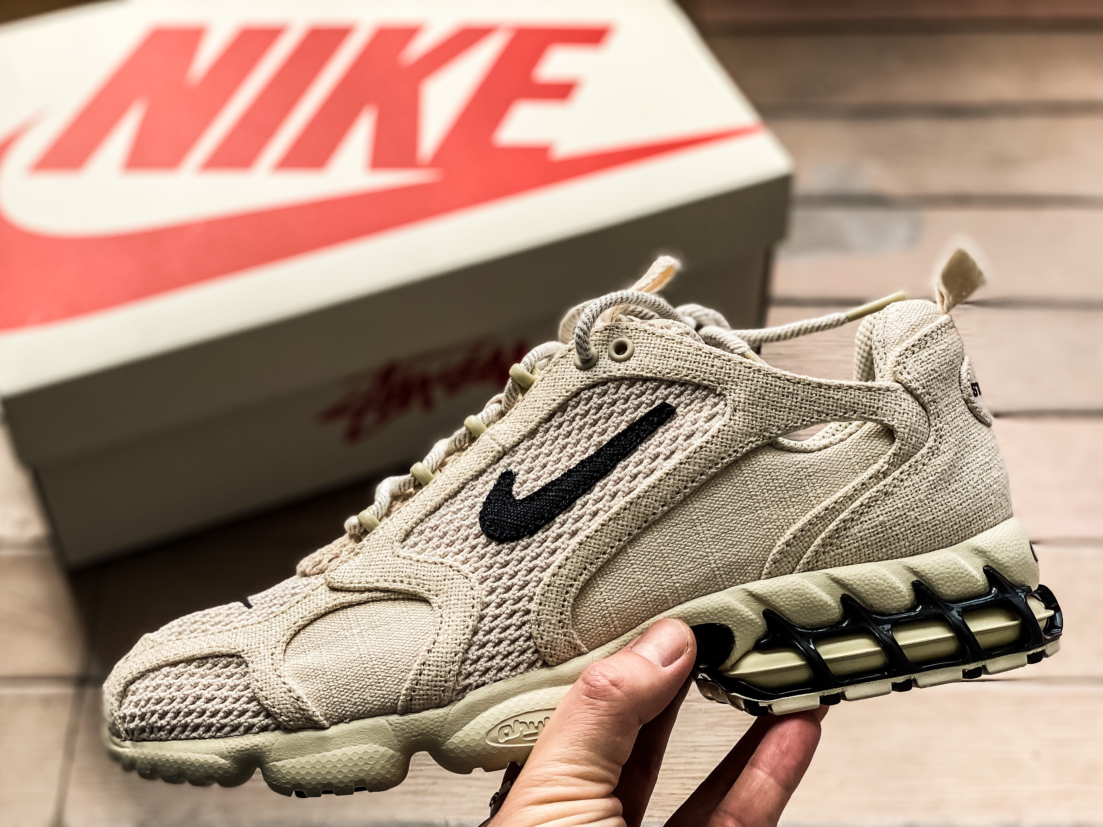 Nike x Stussy Air Zoom Spiridon Cage 2 Fossil 착용 스타일