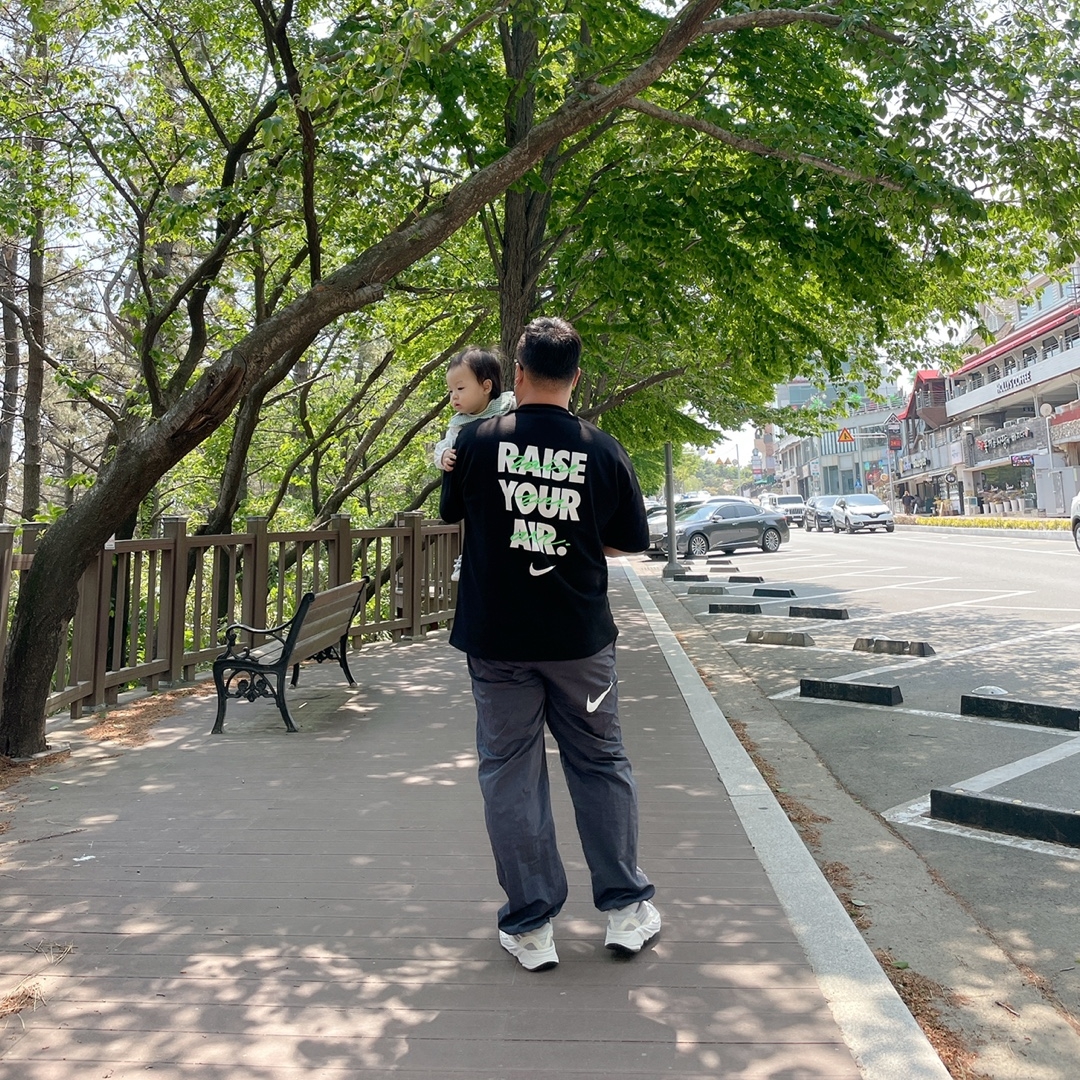 Adidas Yeezy Boost 700 V2 Static 2018, Nike x Stussy Beach Pants Off Noir 착용 스타일 - 2