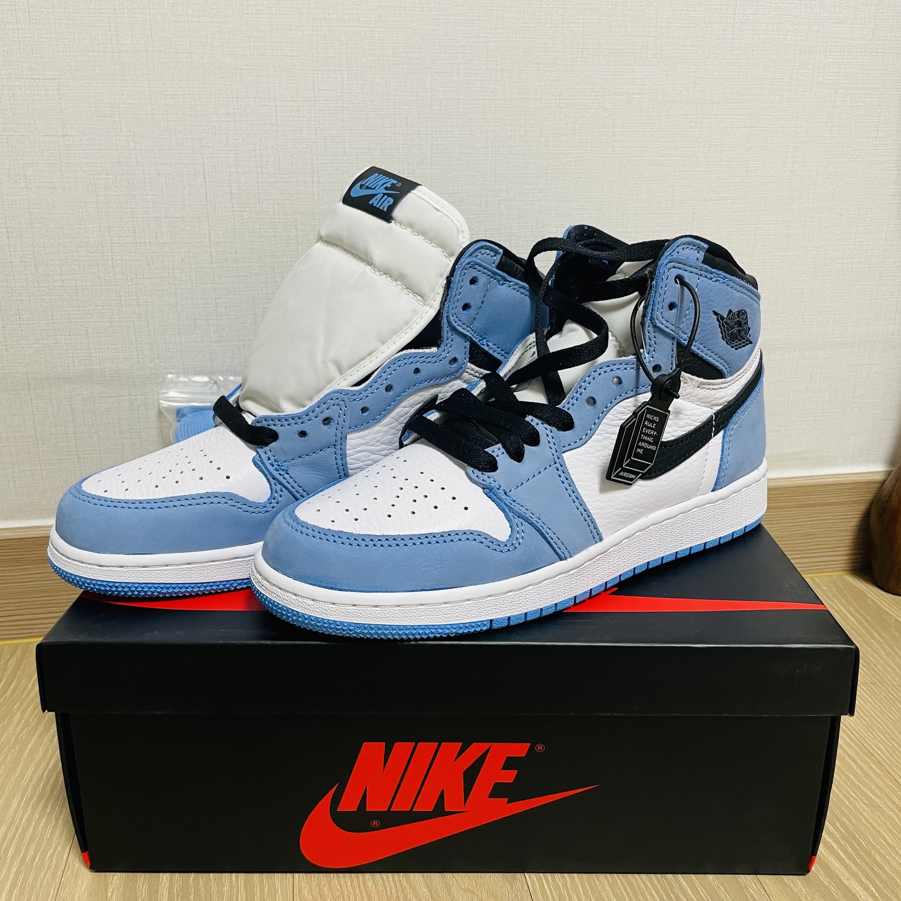 (GS) Jordan 1 Retro High OG University Blue 착용 스타일
