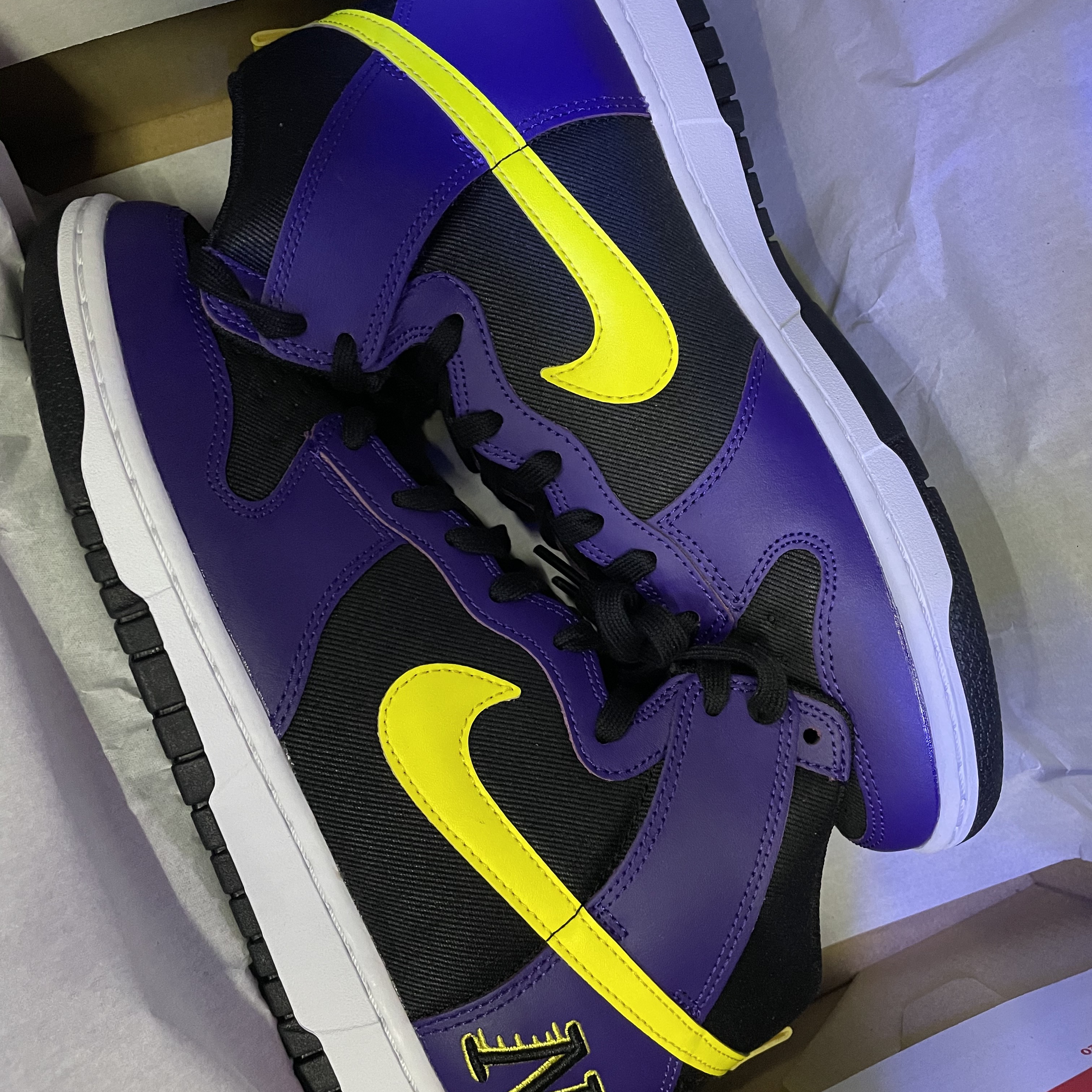 Nike Dunk High PRM EMB Court Purple 착용 스타일 - 1