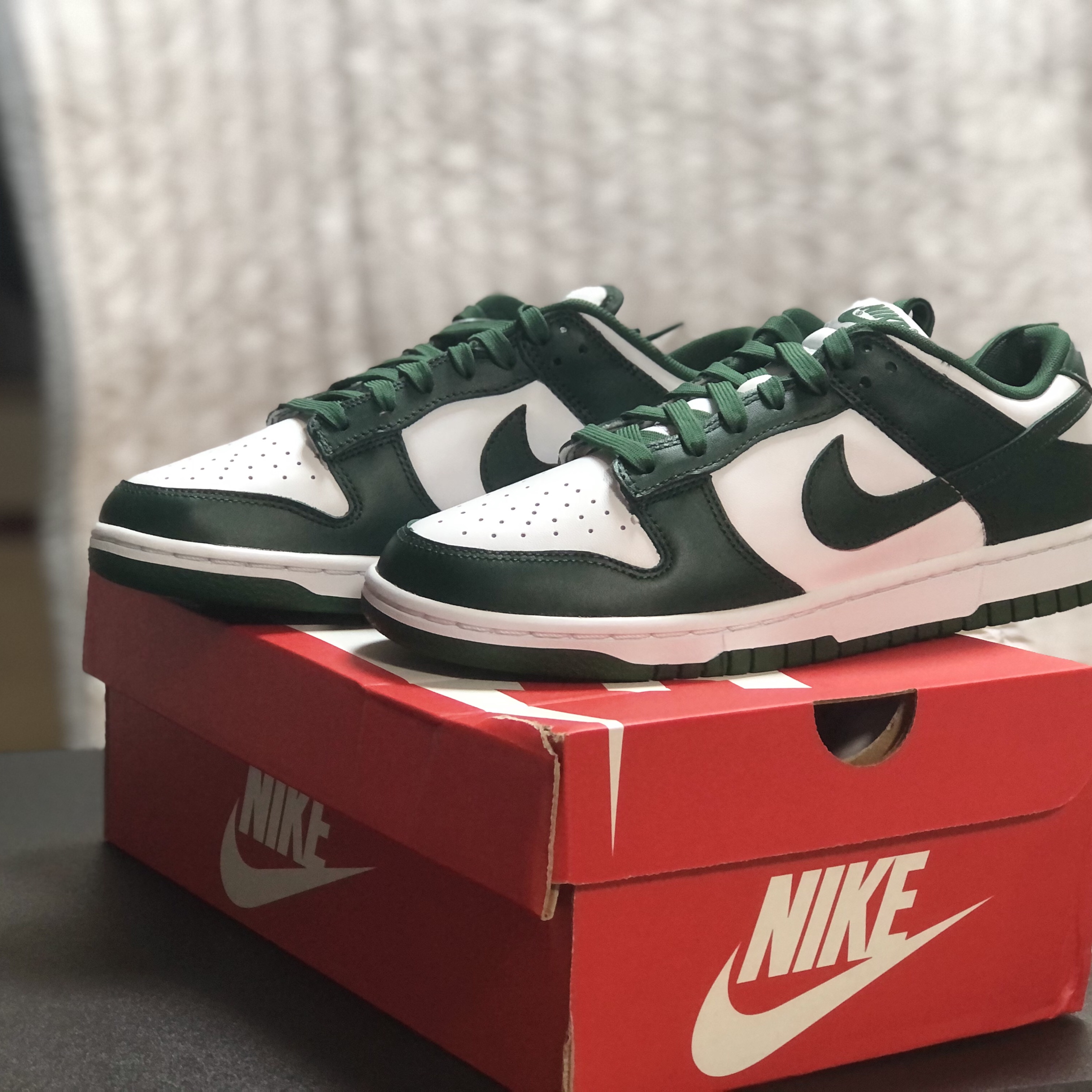 Nike Dunk Low Retro Varsity Green 착용 스타일