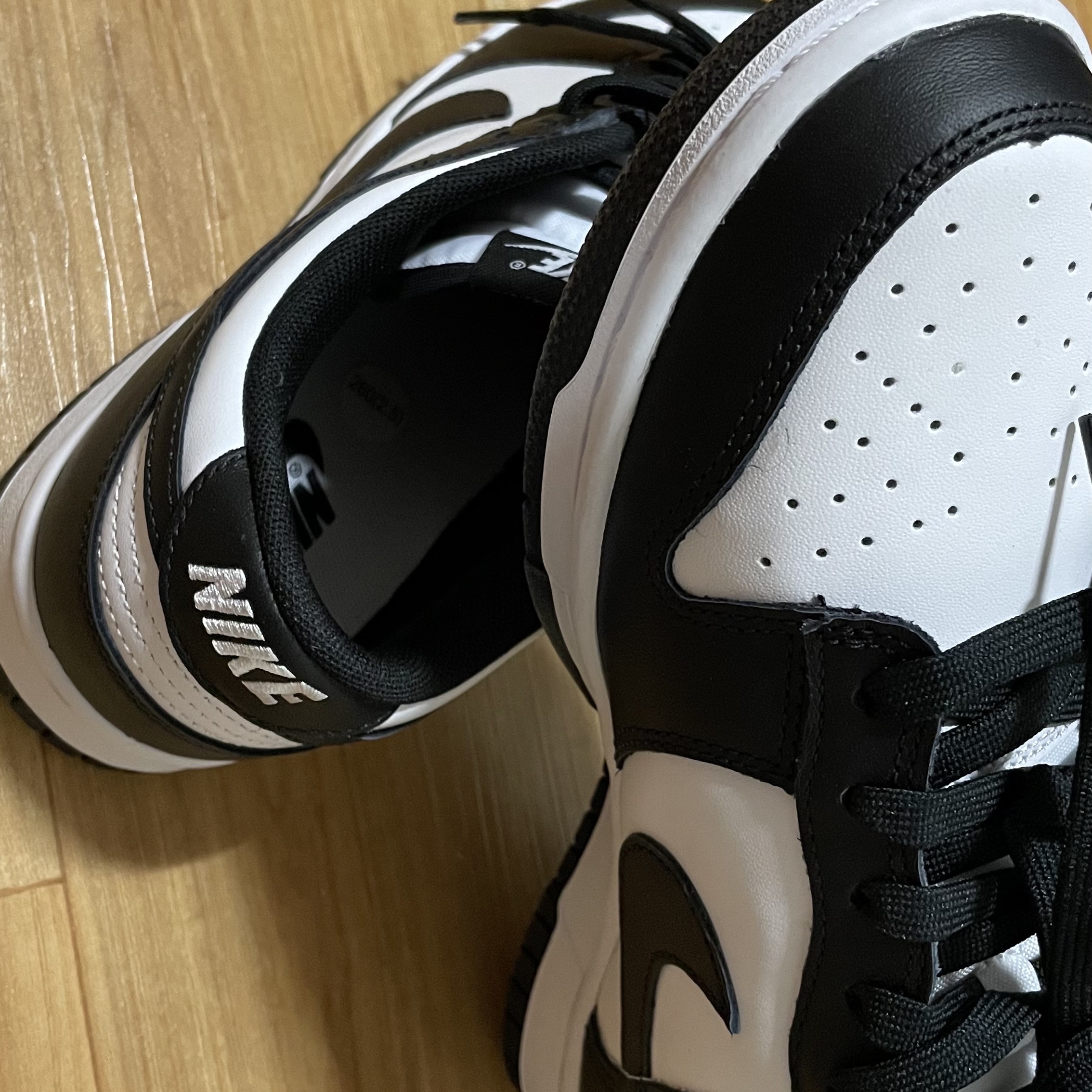 Nike Dunk Low Retro Black 착용 스타일 - 4