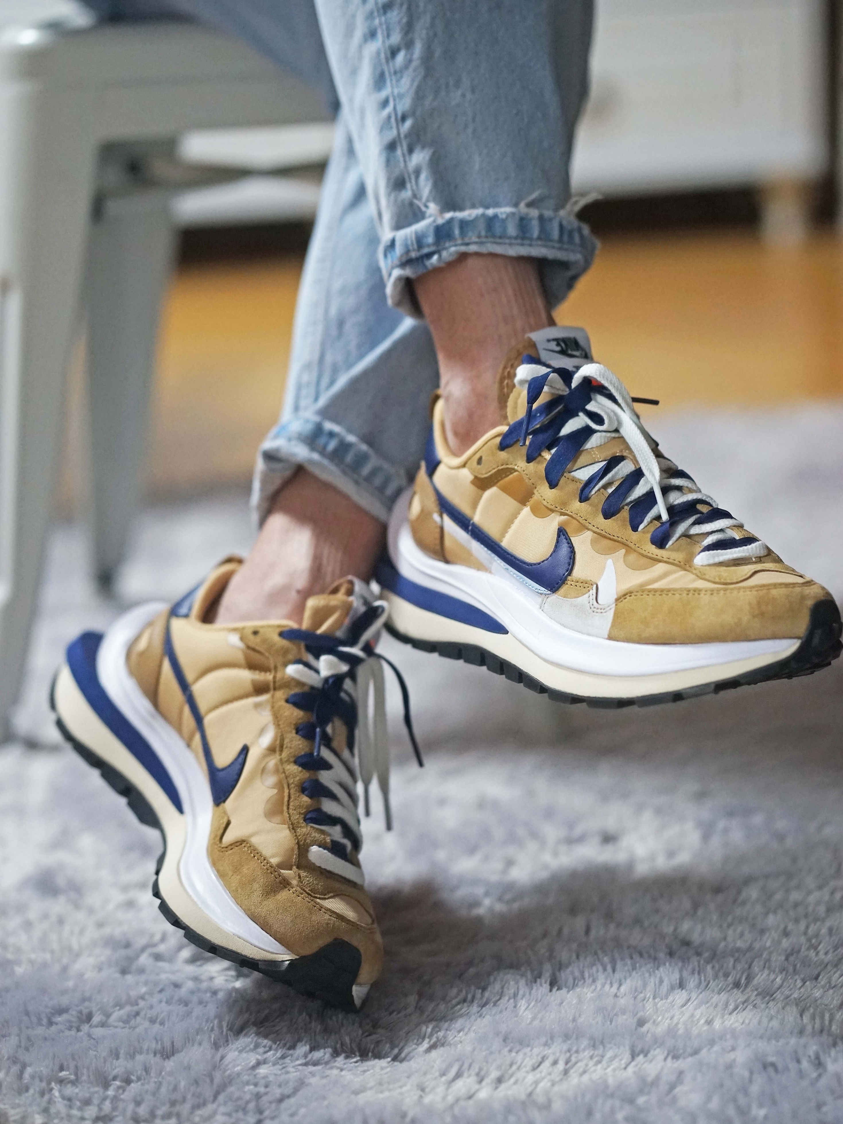 Nike x Sacai VaporWaffle Sesame and Blue Void 착용 스타일 - 2