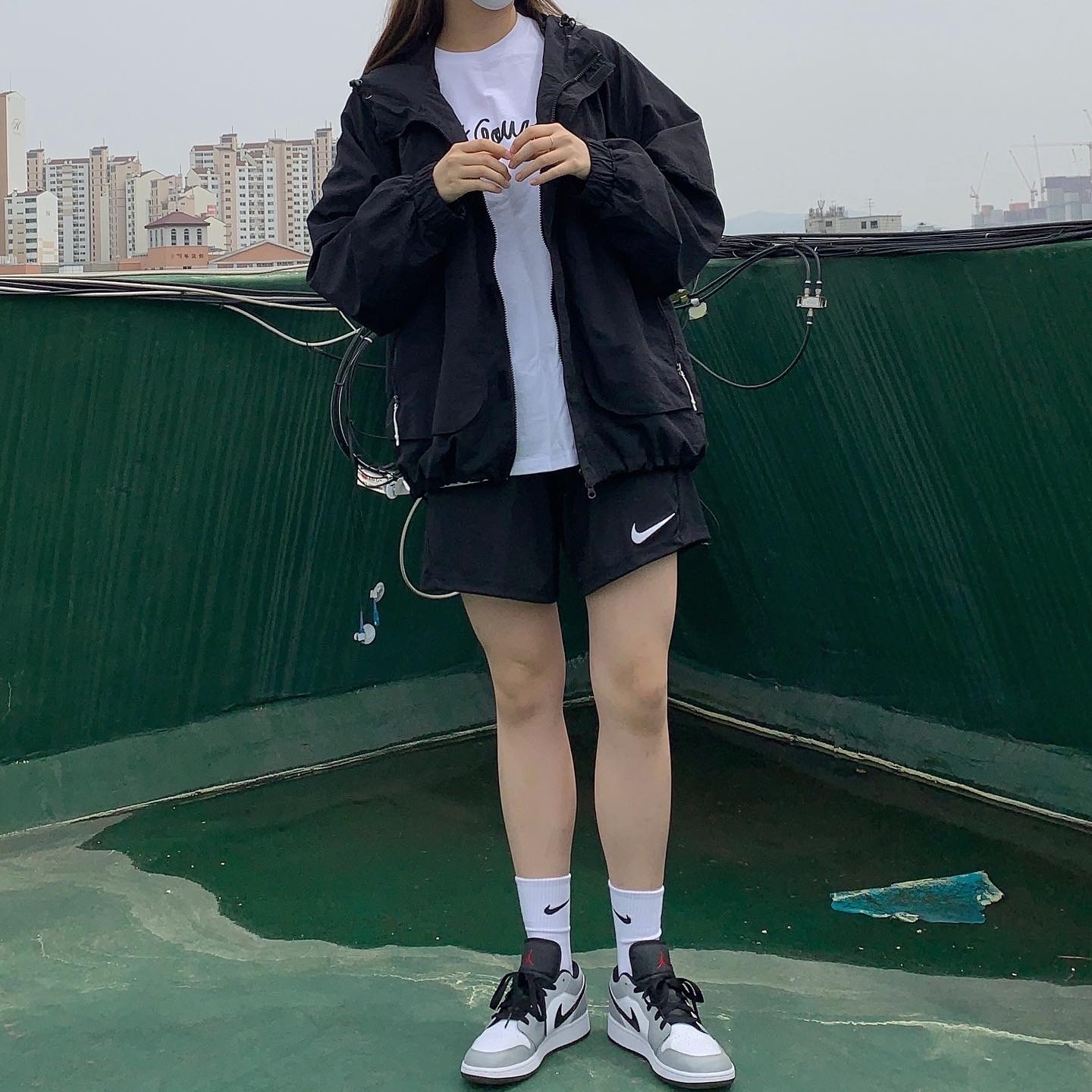Jordan 1 Low Light Smoke Grey 착용 스타일 - 2