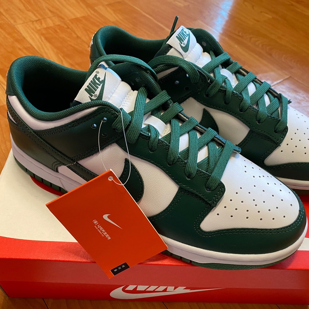 Nike Dunk Low Retro Varsity Green 착용 스타일