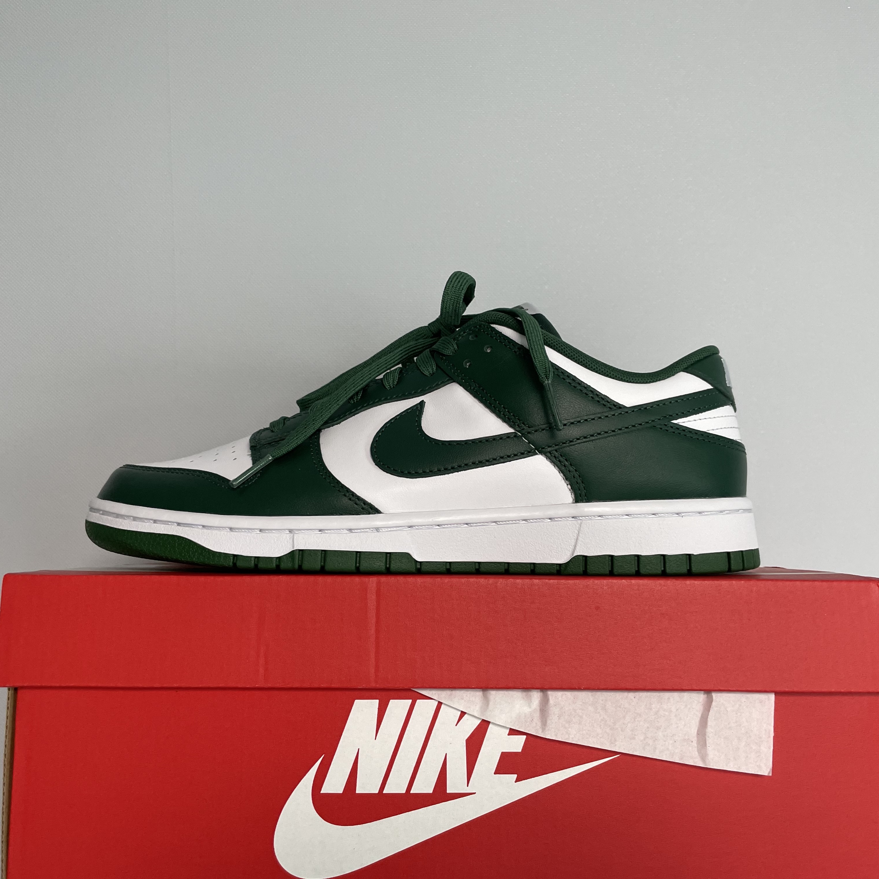 Nike Dunk Low Retro Varsity Green 착용 스타일