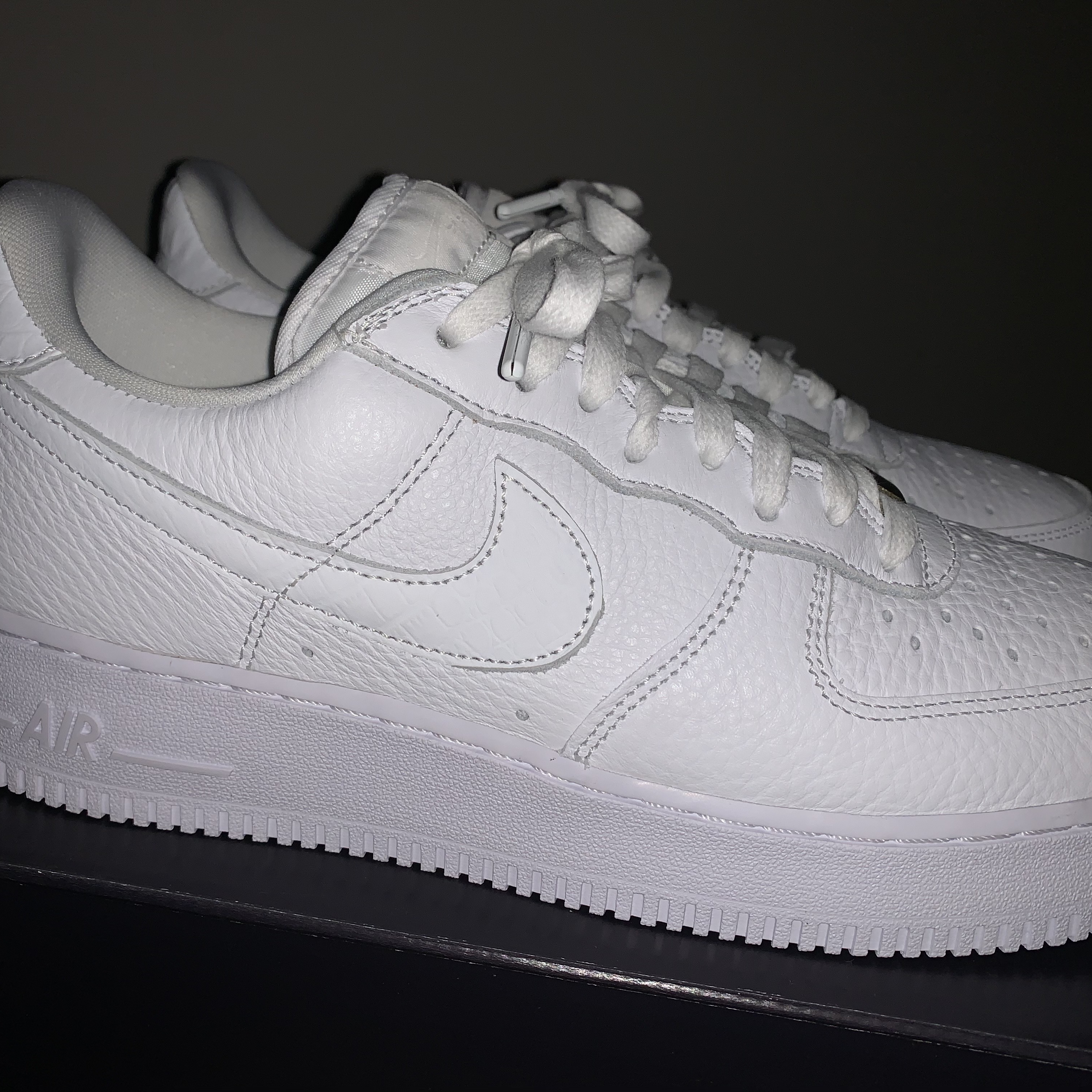Nike Air Force 1 '07 Craft Triple White 착용 스타일 - 3
