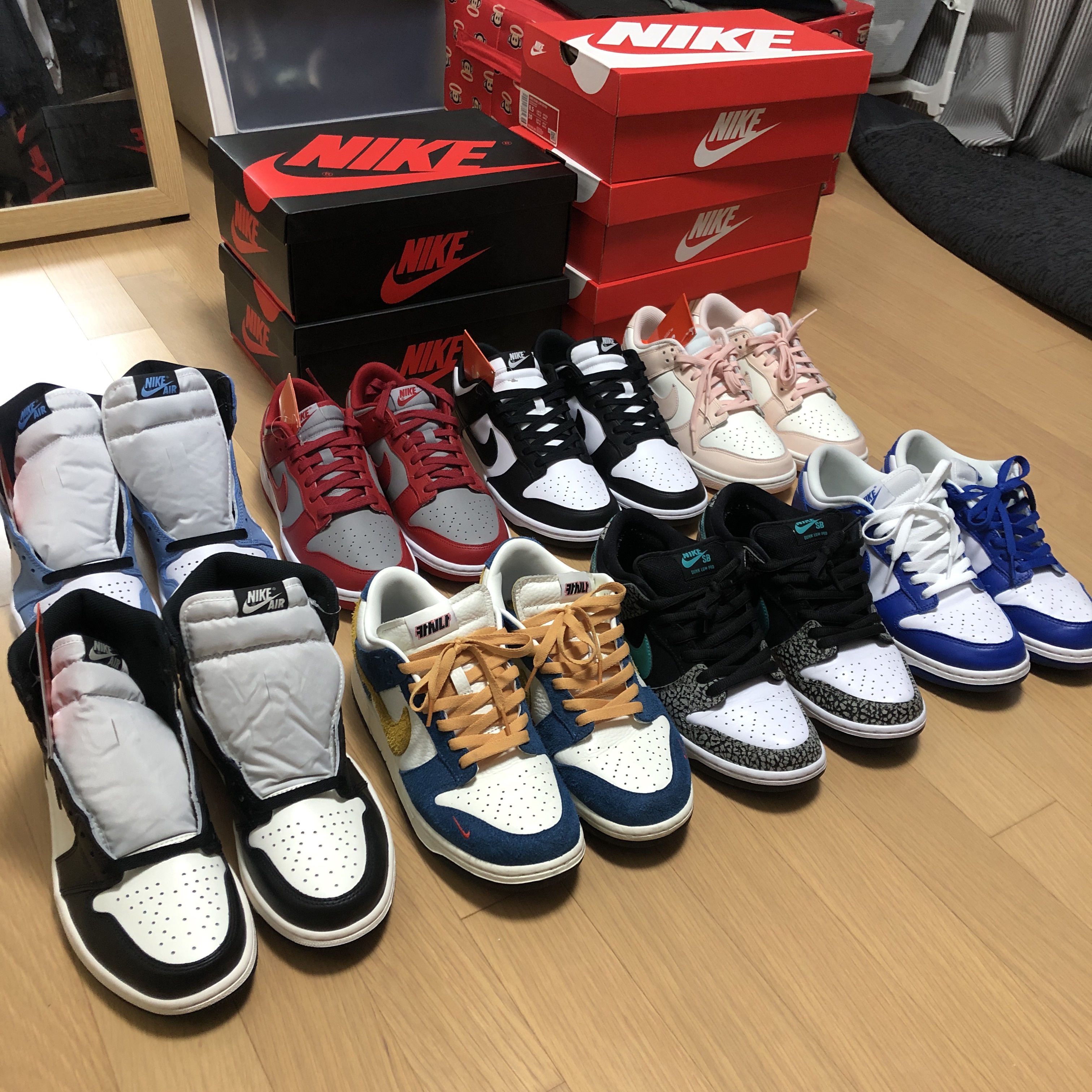 Jordan 1 Retro High OG Black Mocha, Jordan 1 Retro High OG University Blue 착용 스타일