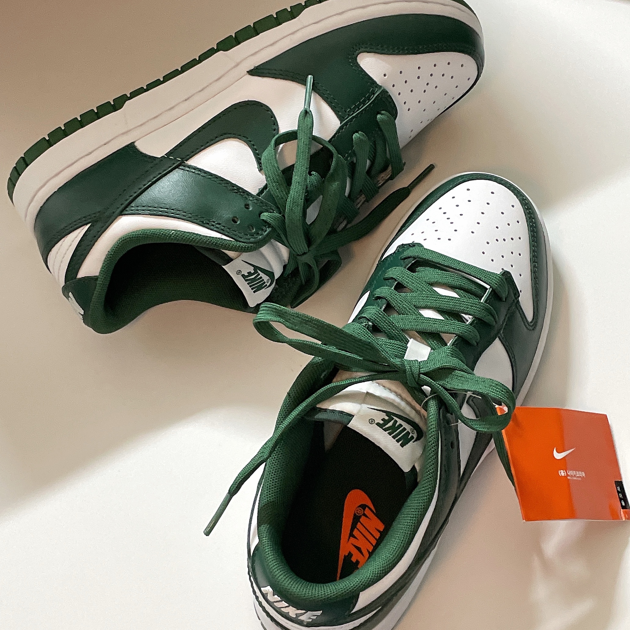 Nike Dunk Low Retro Varsity Green 착용 스타일 - 3