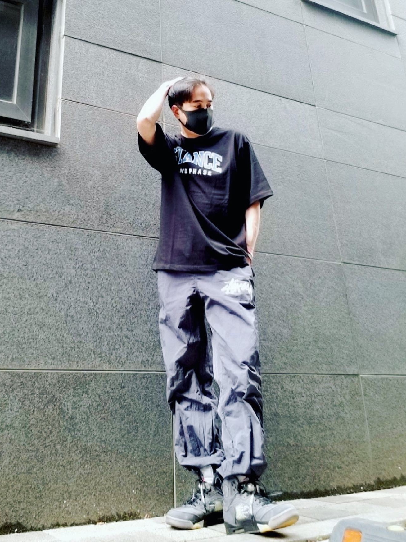 Jordan 5 x Off-White Retro SP Black Muslin, Nike x Stussy Beach Pants Off Noir 착용 스타일 - 4