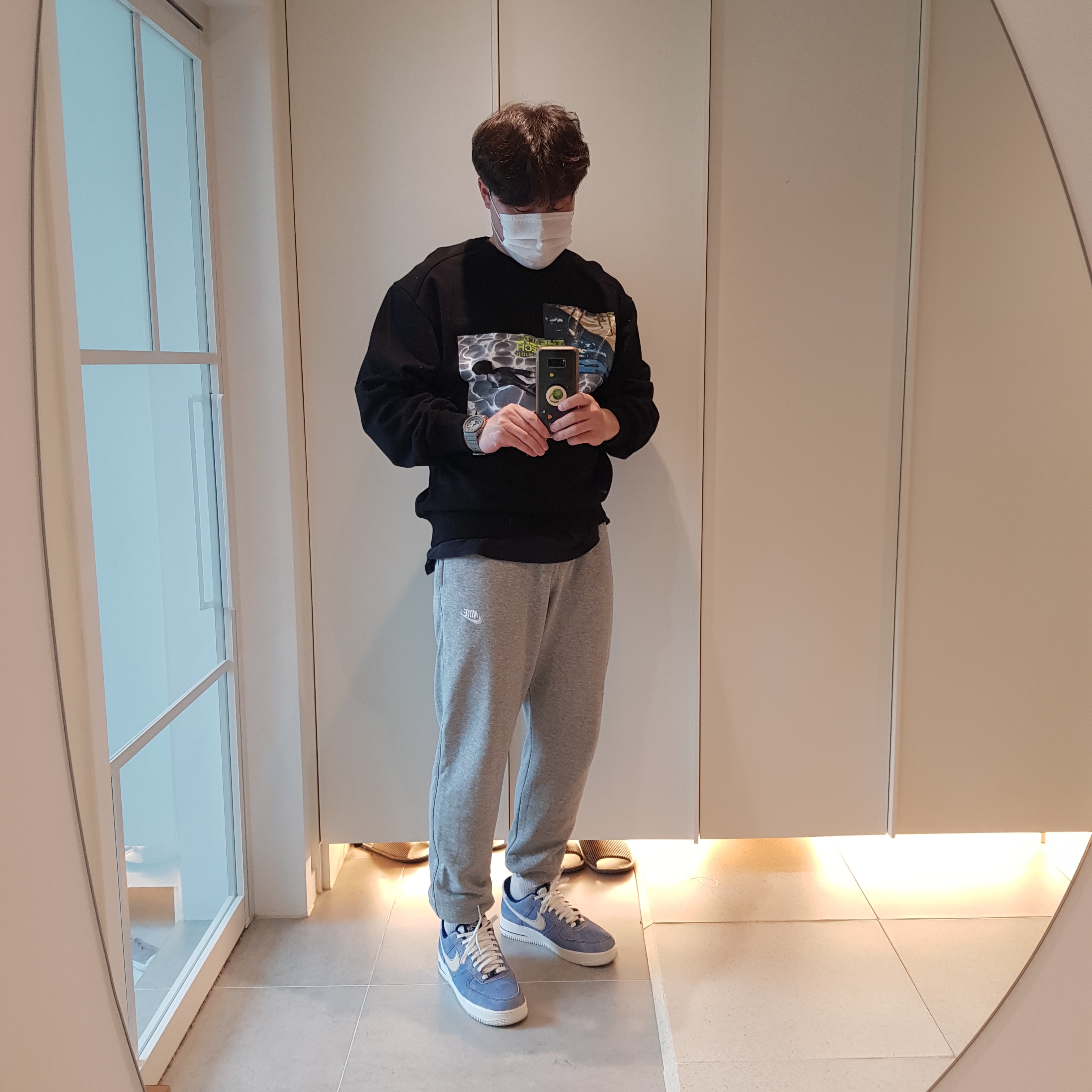 Balenciaga Track Sneakers Triple Black, Nike Air Force 1 '07 LV8 Dusty Blue 착용 스타일 - 2