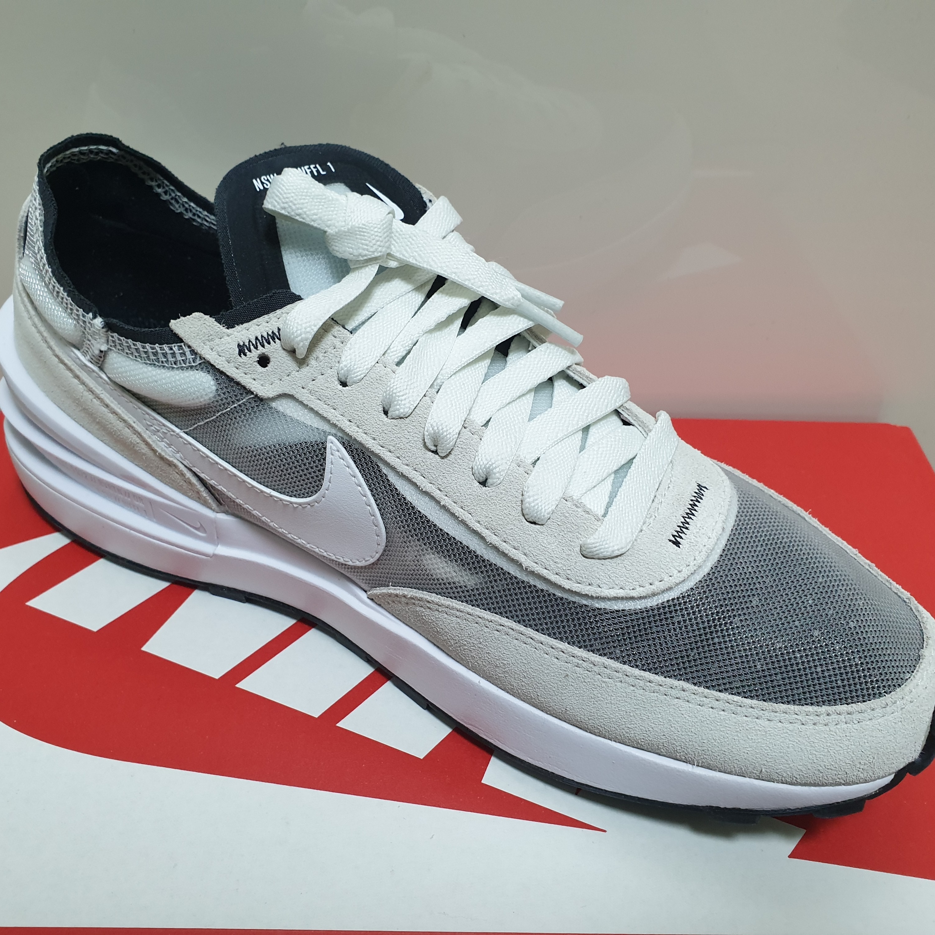 Nike Waffle One Infinite Lilac 착용 스타일