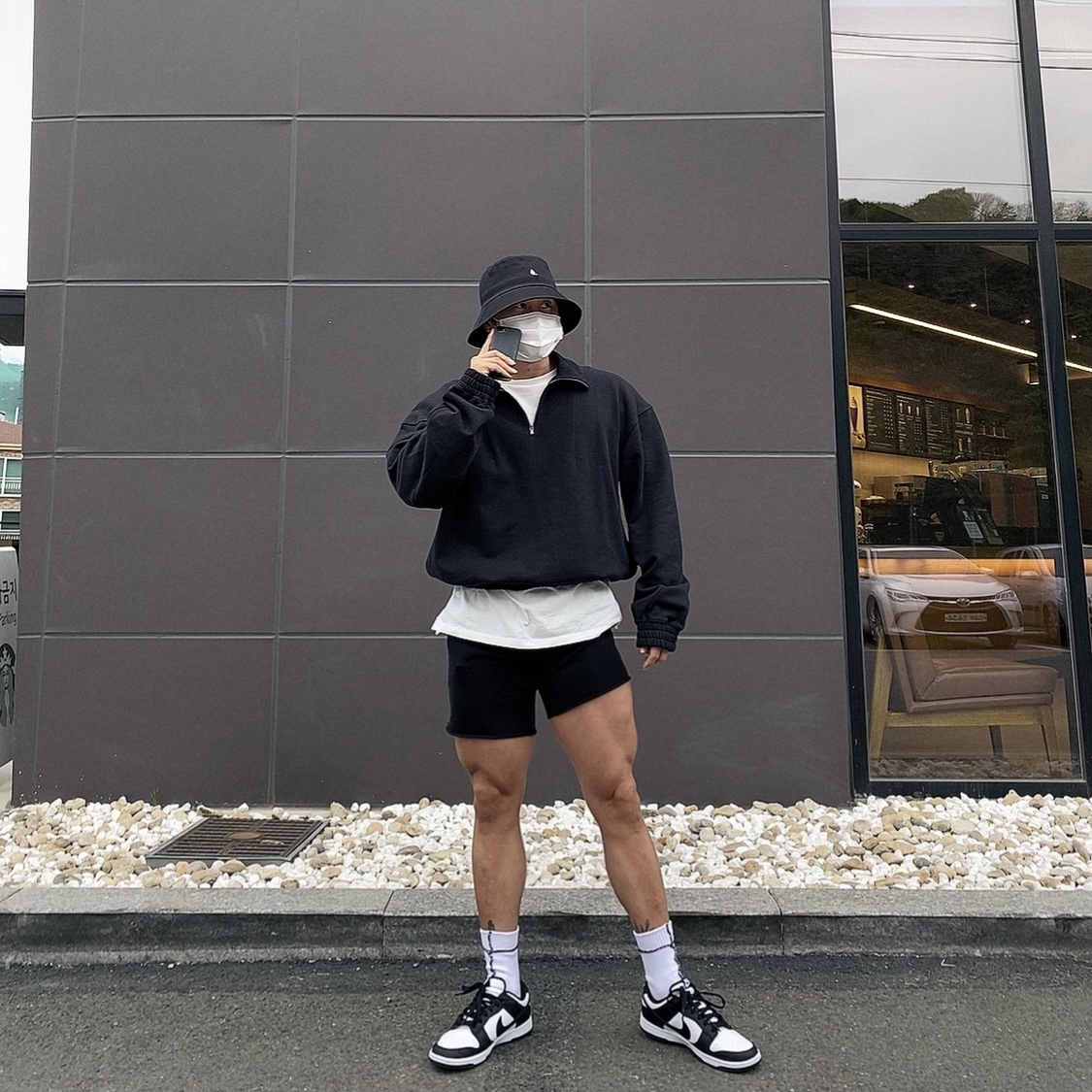 Nike Dunk Low Retro Black 착용 스타일 - 2