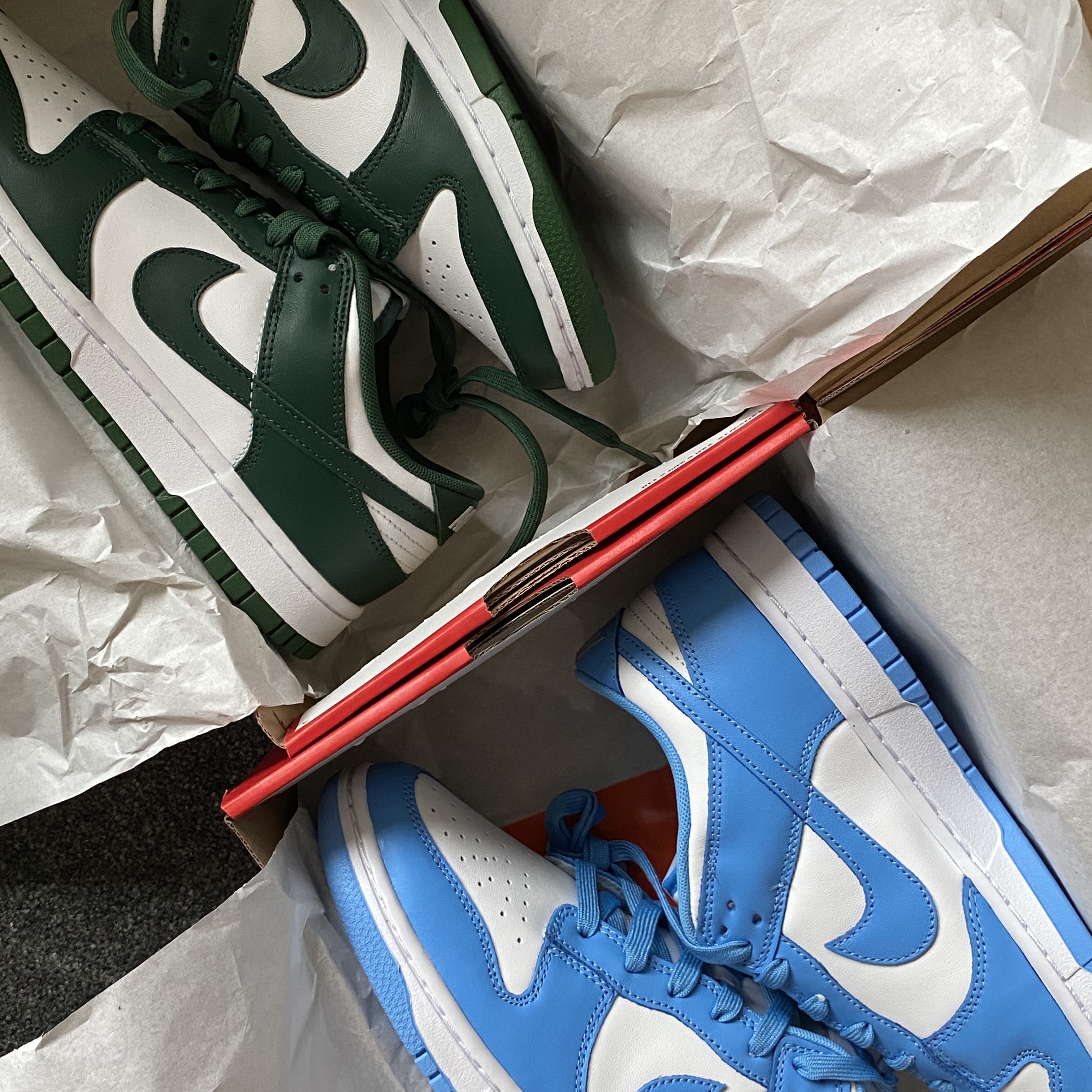 Nike Dunk Low Retro University Blue, Nike Dunk Low Retro Varsity Green 착용 스타일