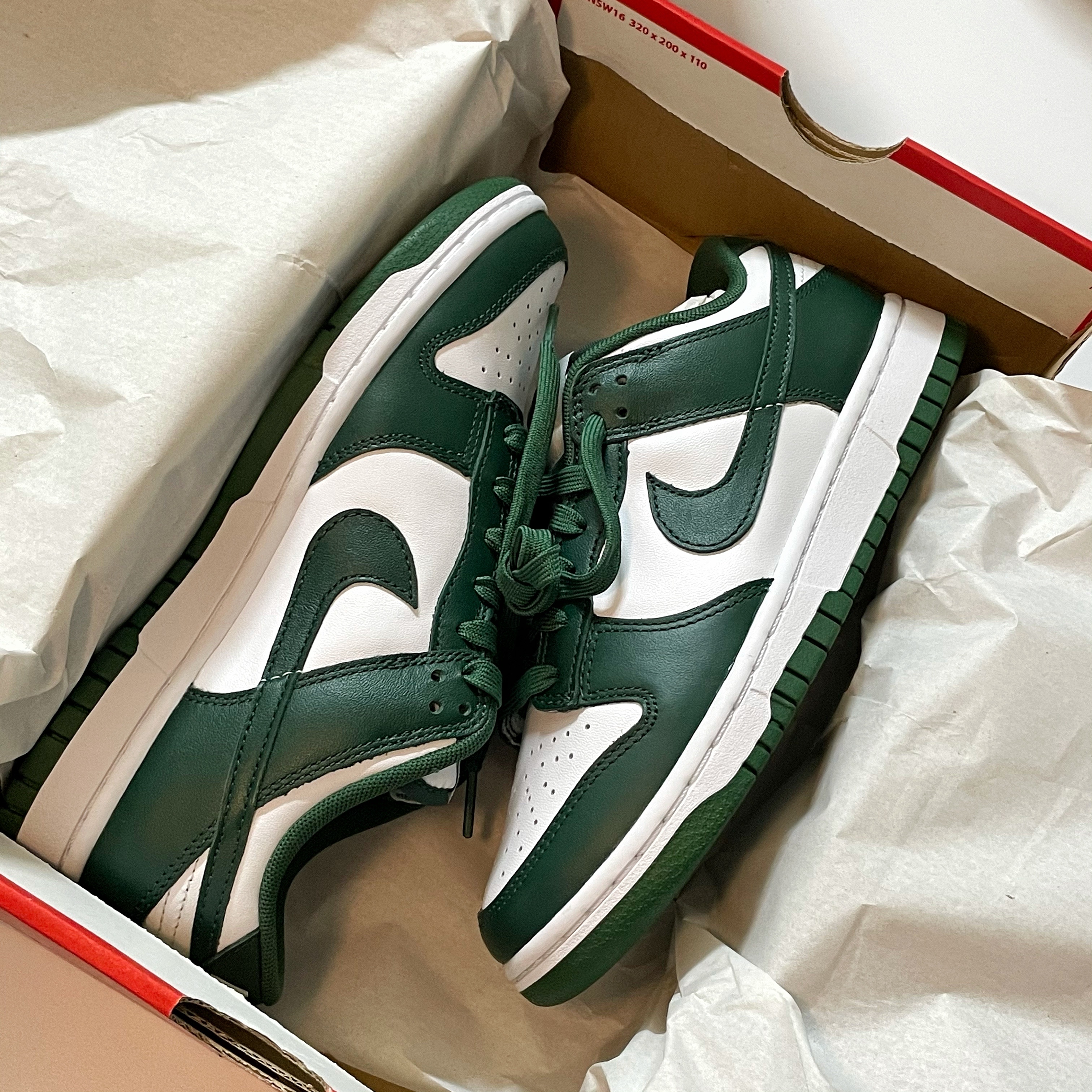Nike Dunk Low Retro Varsity Green 착용 스타일 - 2