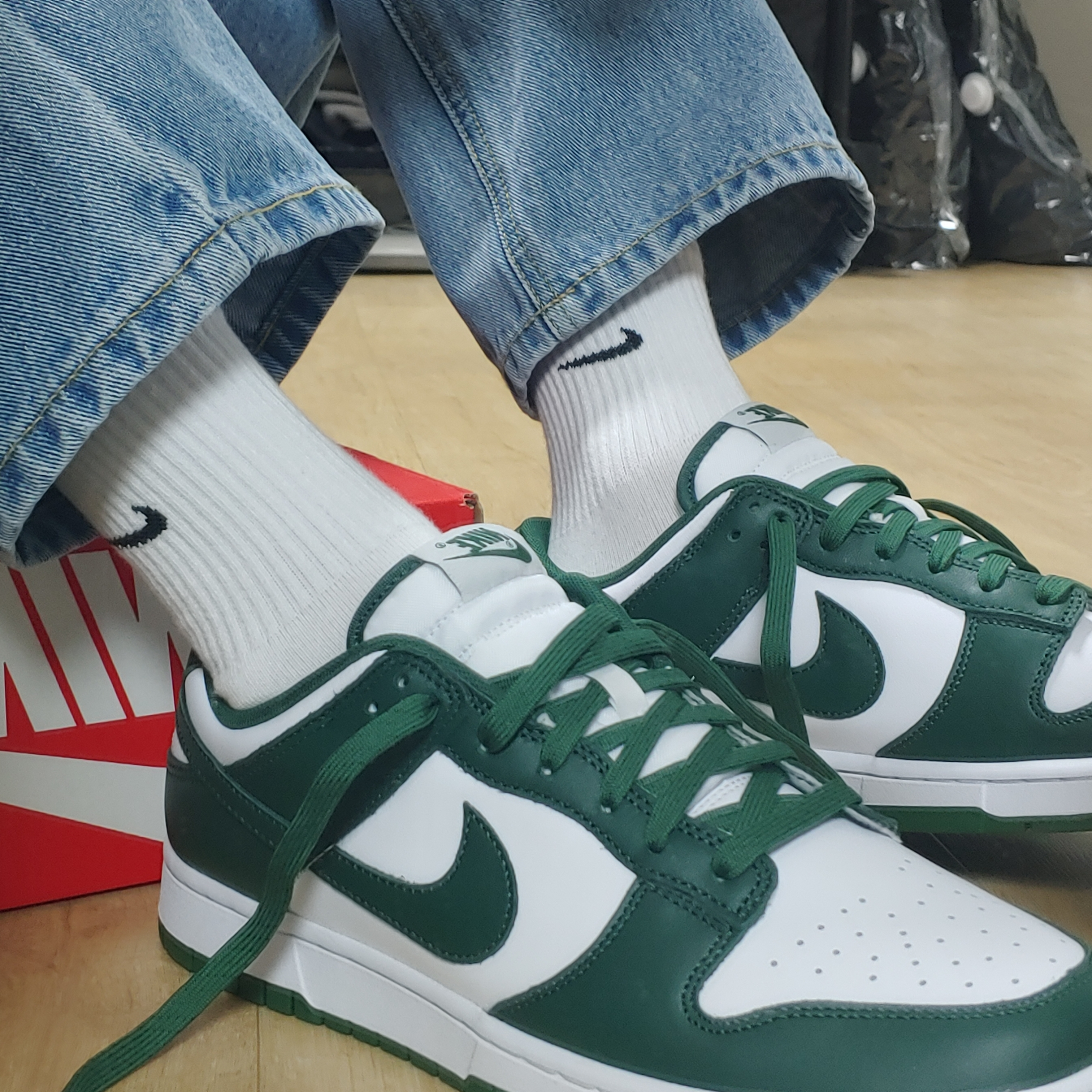 Nike Dunk Low Retro Varsity Green 착용 스타일