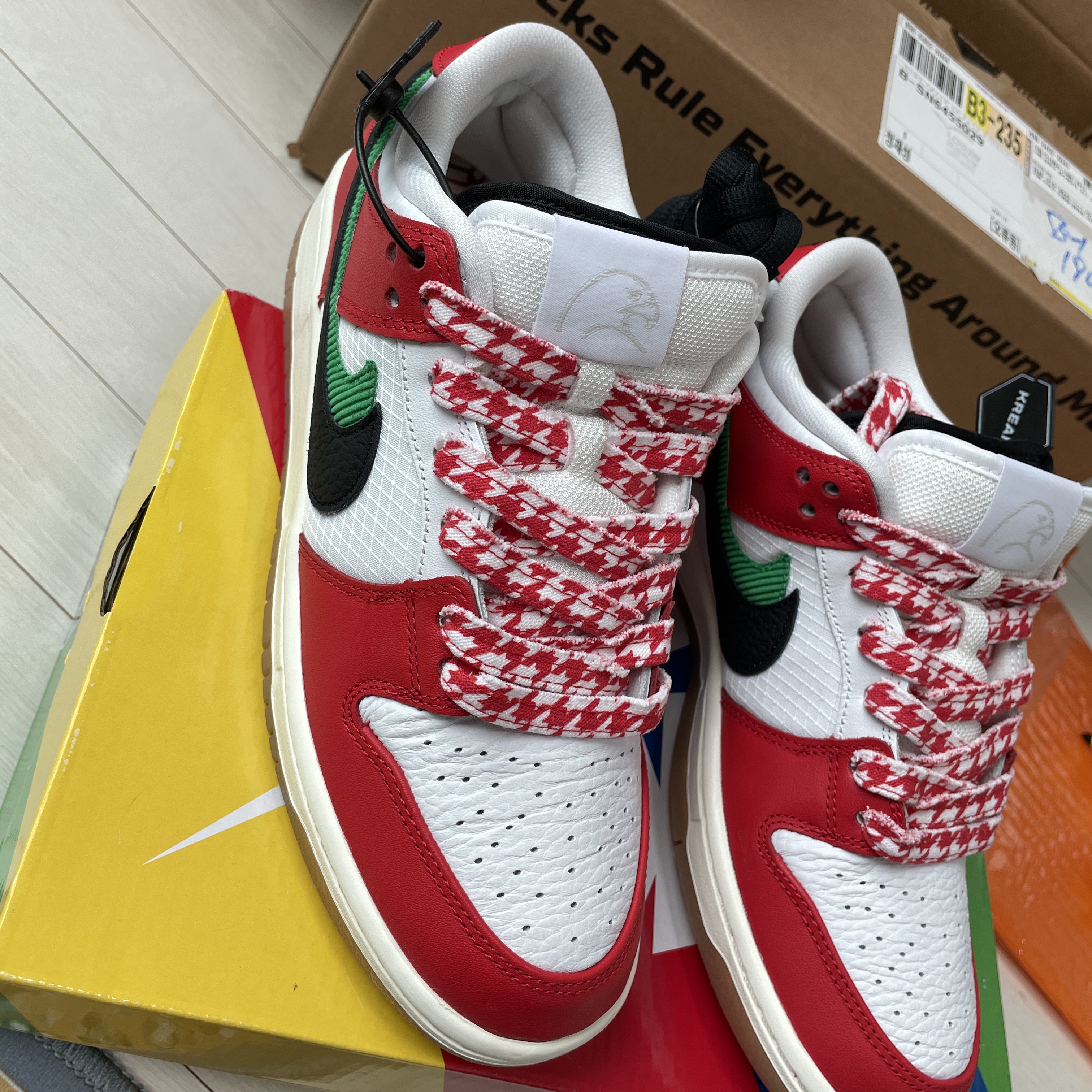 Nike x Frame Skate SB Dunk Low Pro Habibi 착용 스타일