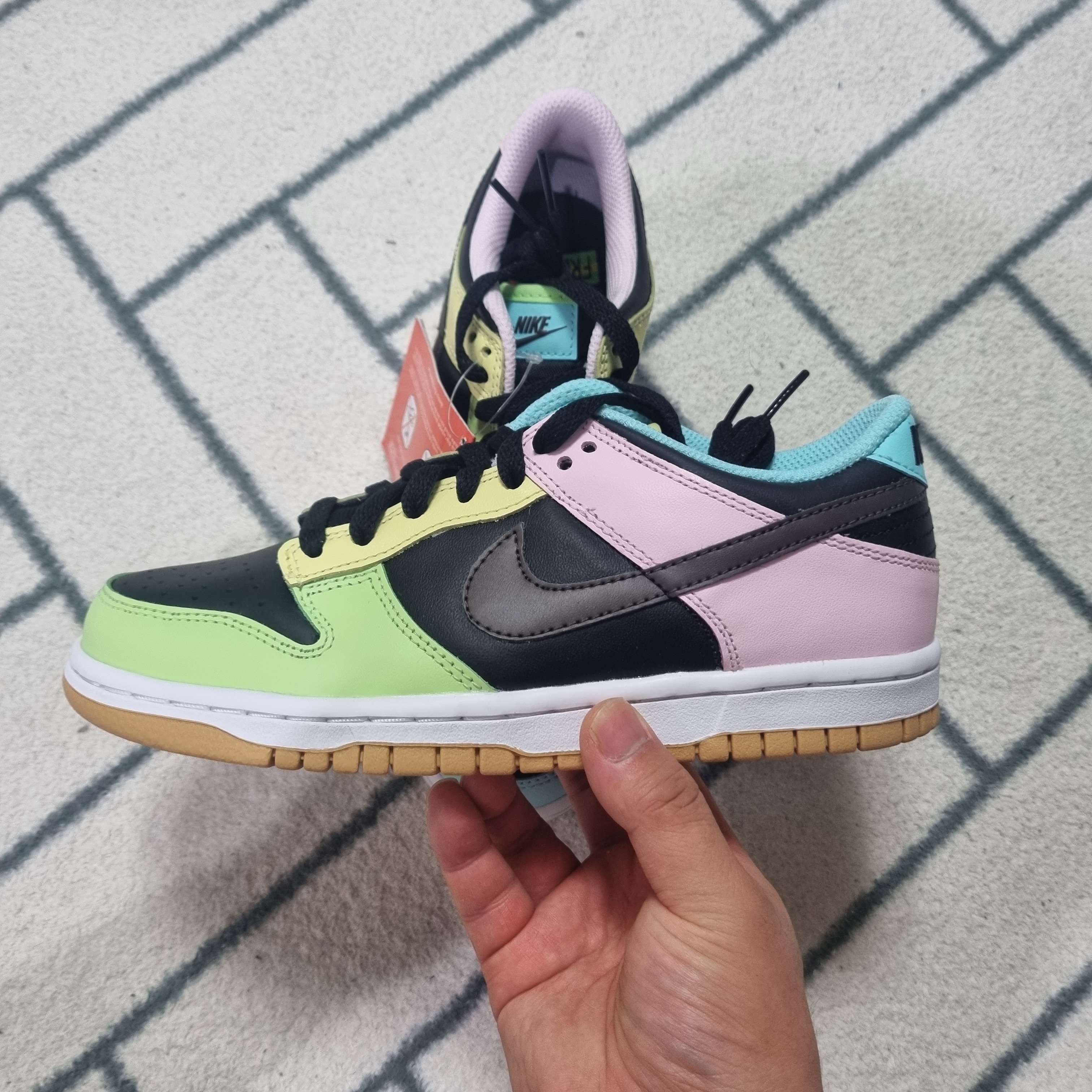 (GS) Nike Dunk Low SE Free.99 Black 착용 스타일 - 2