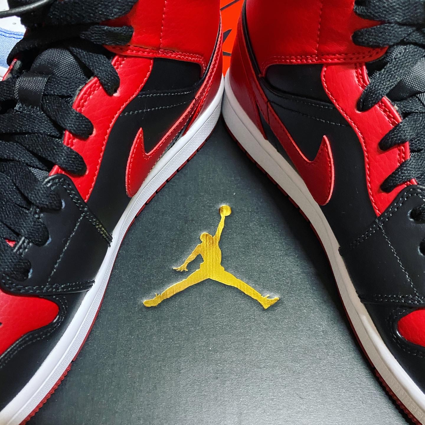 Jordan 1 Mid Bred Banned 2020 착용 스타일 - 2