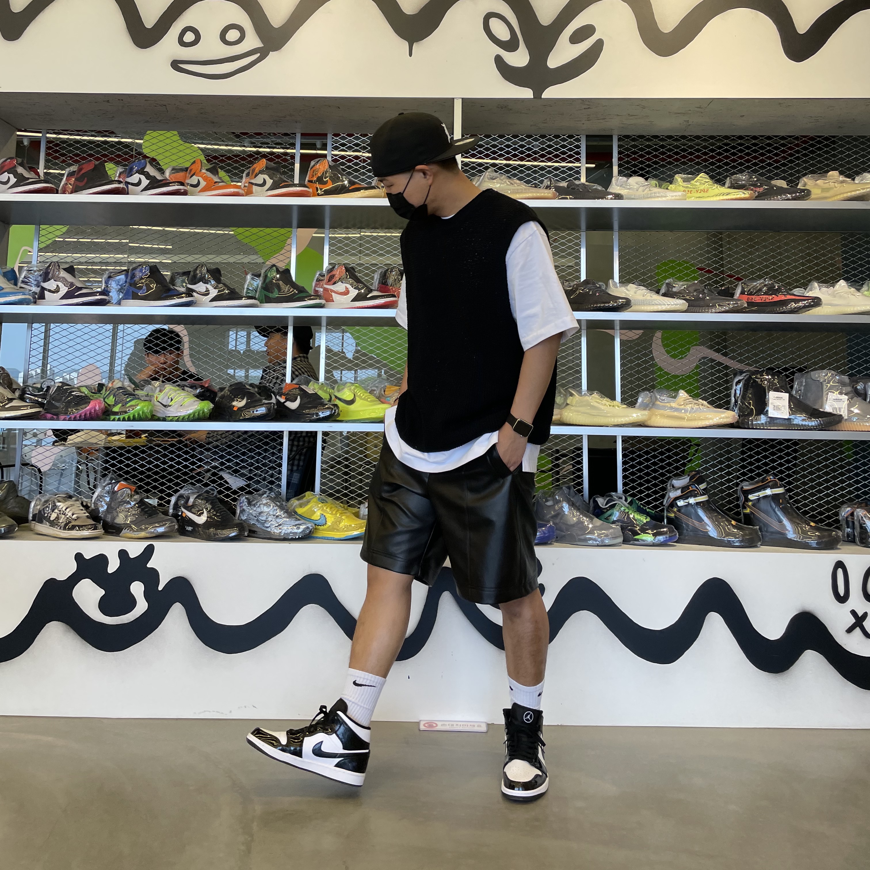 Jordan 1 Mid SE ASW Black 착용 스타일 - 2