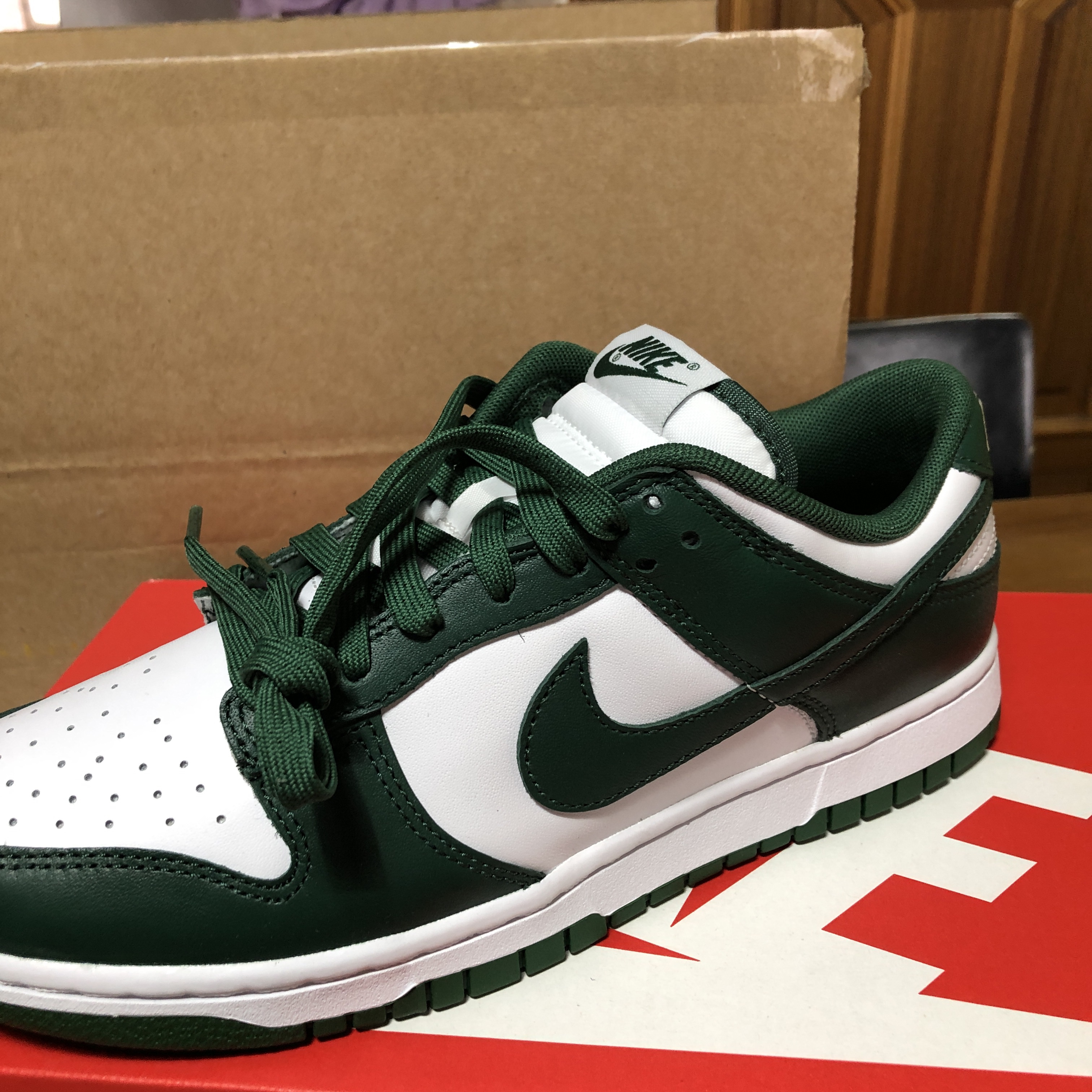 Nike Dunk Low Retro Varsity Green 착용 스타일