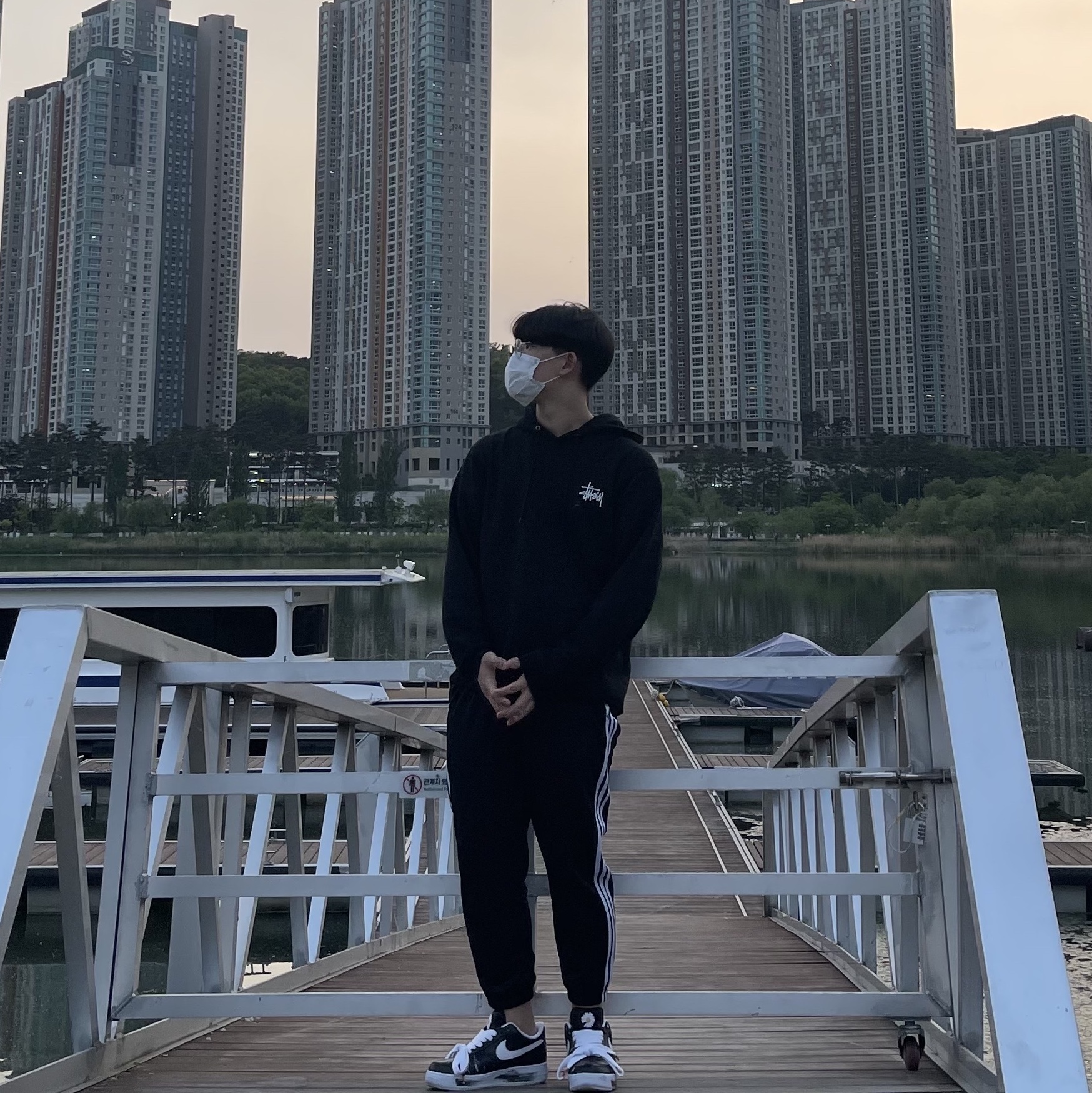 Nike x Peaceminusone Air Force 1 Low Para-Noise, Stussy Basic Stussy Hoodie Black 2021 착용 스타일