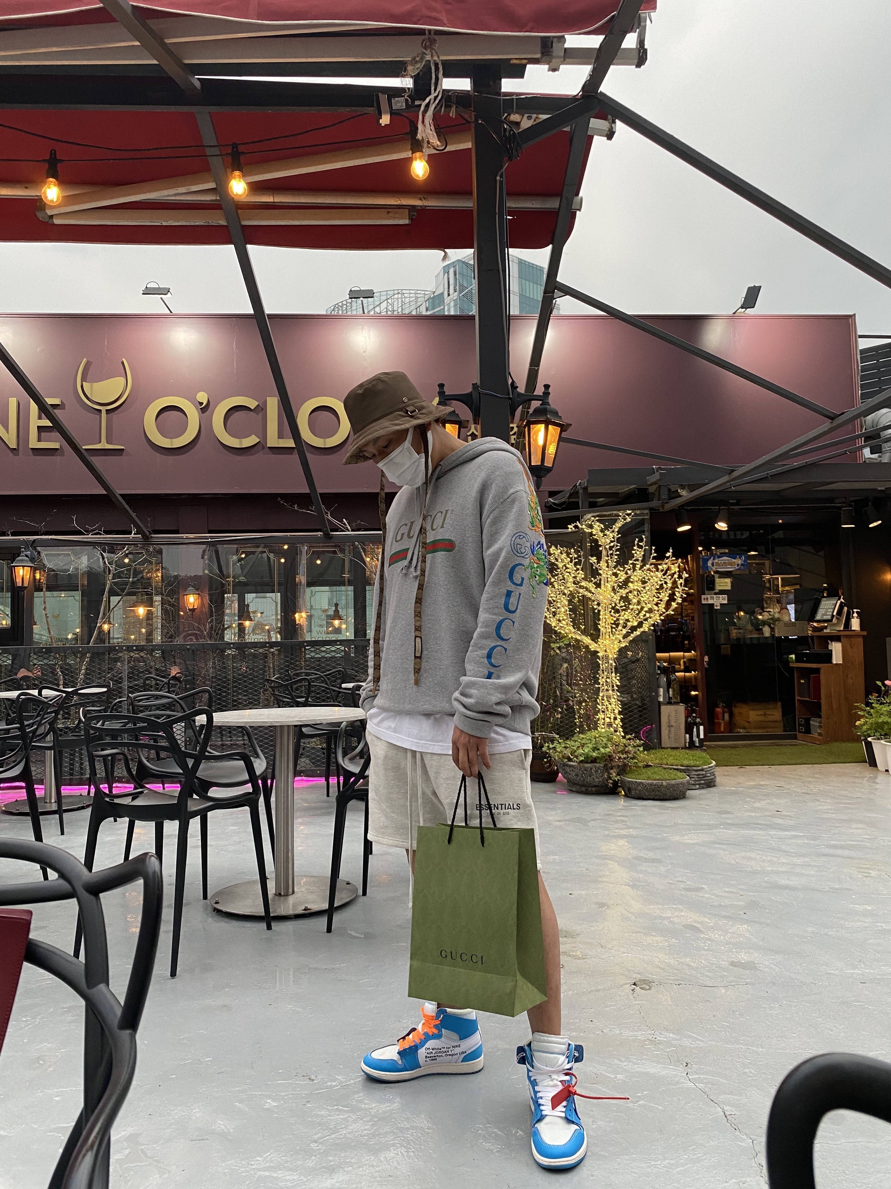 Jordan 1 x Off-White Retro High University Blue, Essentials Fleece Shorts Oatmeal Heather - 20FW 착용 스타일
