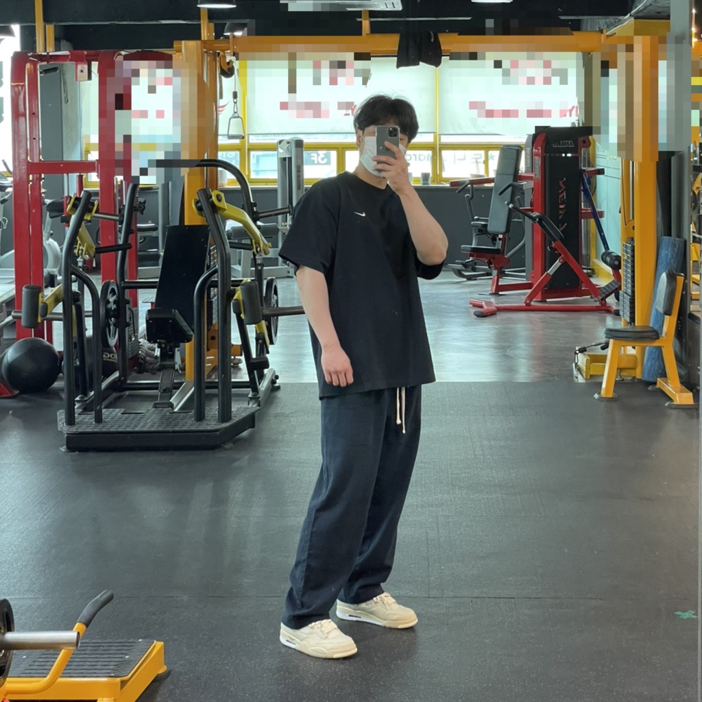 (W) Jordan 4 x Off-White Retro SP Sail, Nike NRG Solo Swoosh T-Shirt Black - US/EU 착용 스타일