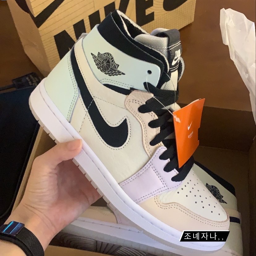 (W) Jordan 1 Zoom Air CMFT Pale Ivory 착용 스타일 - 1
