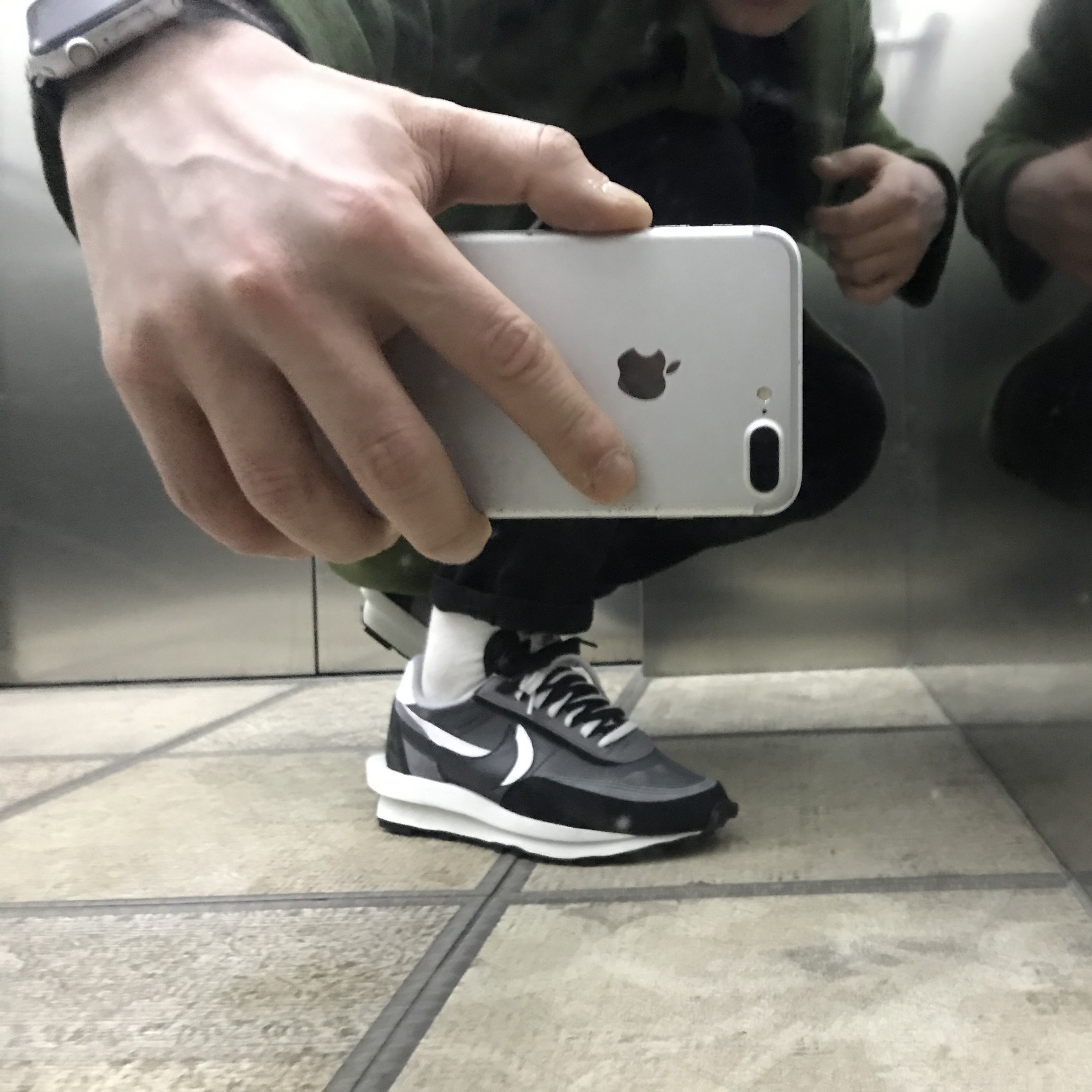 Nike x Sacai LDWaffle Black 착용 스타일